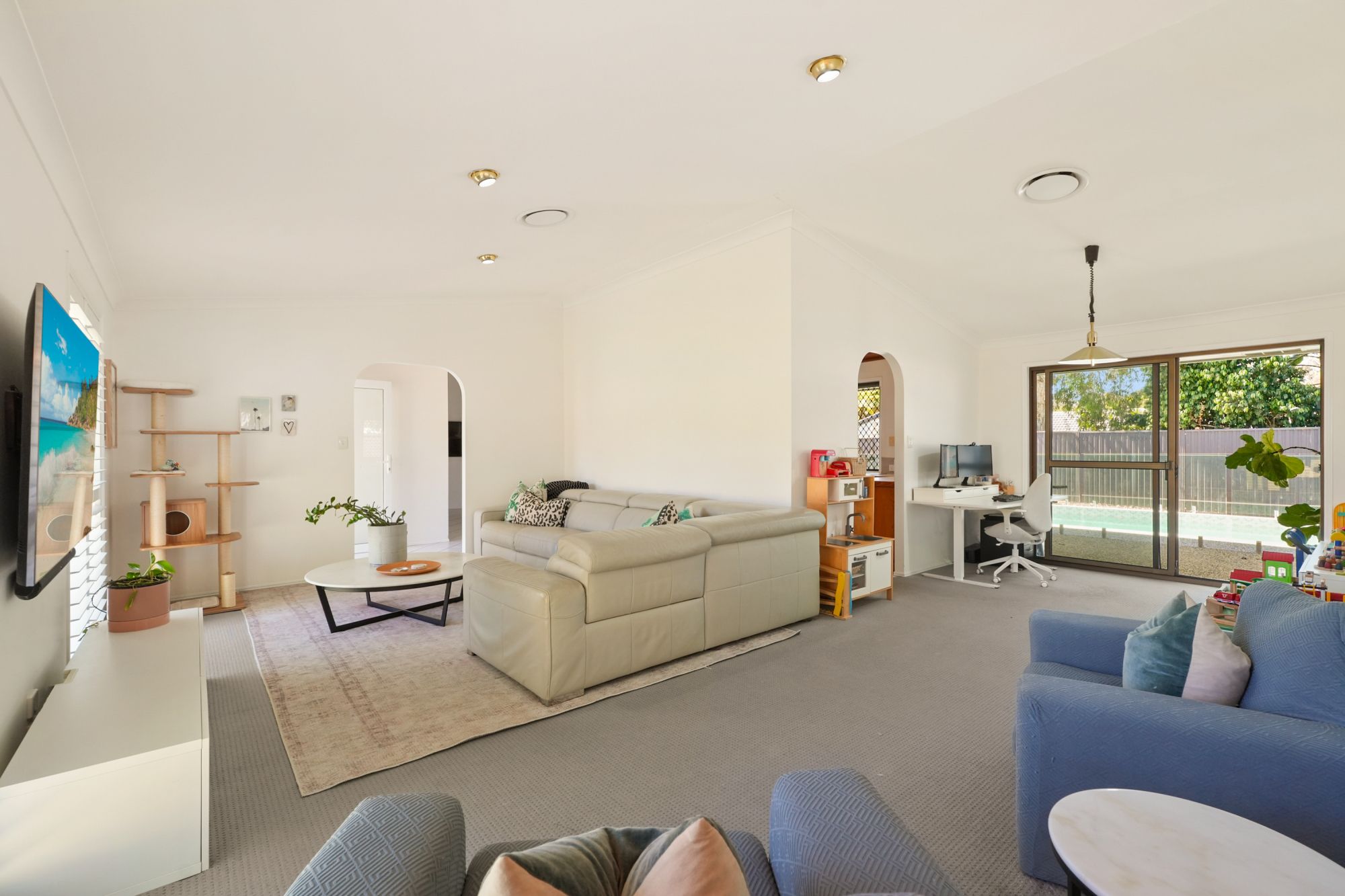 6 Cottesloe Drive — photo 4 of 27
