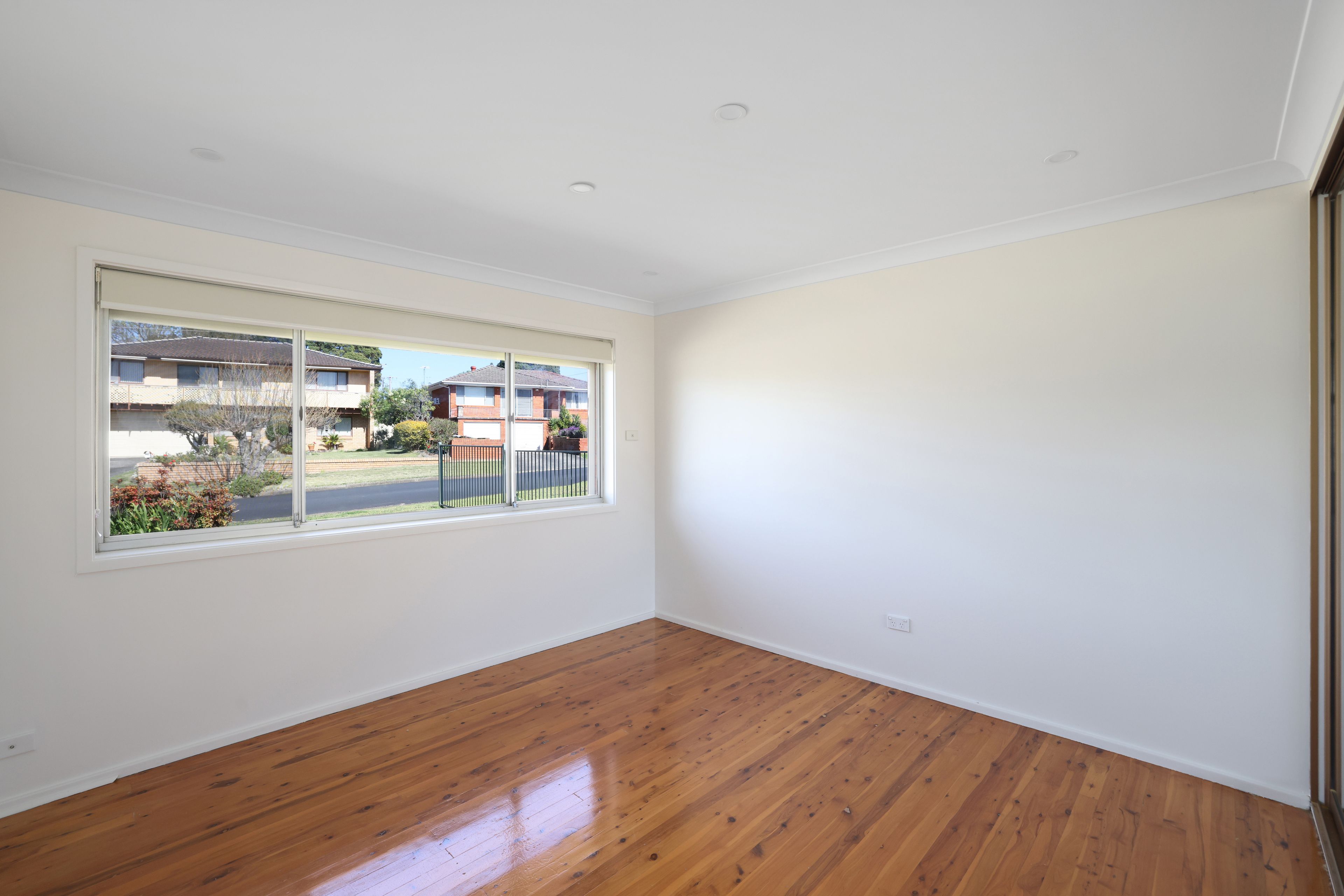 16 Richmond Crescent — photo 3 of 6