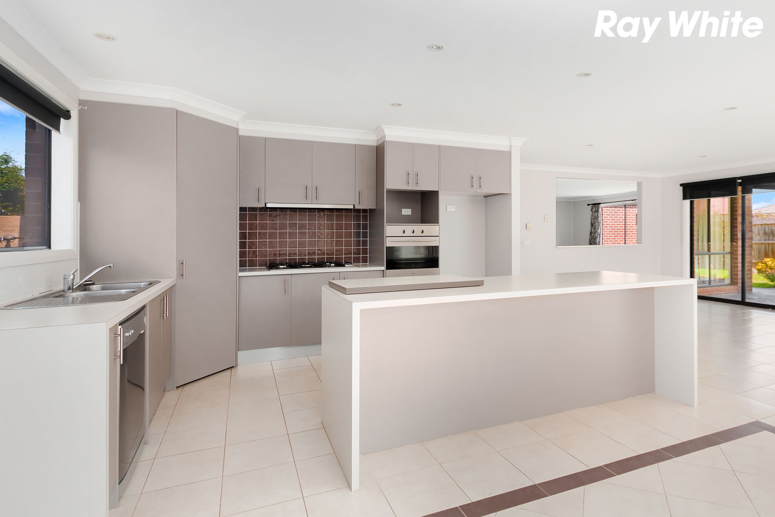 43 Storey Drive, Pakenham, VIC 3810