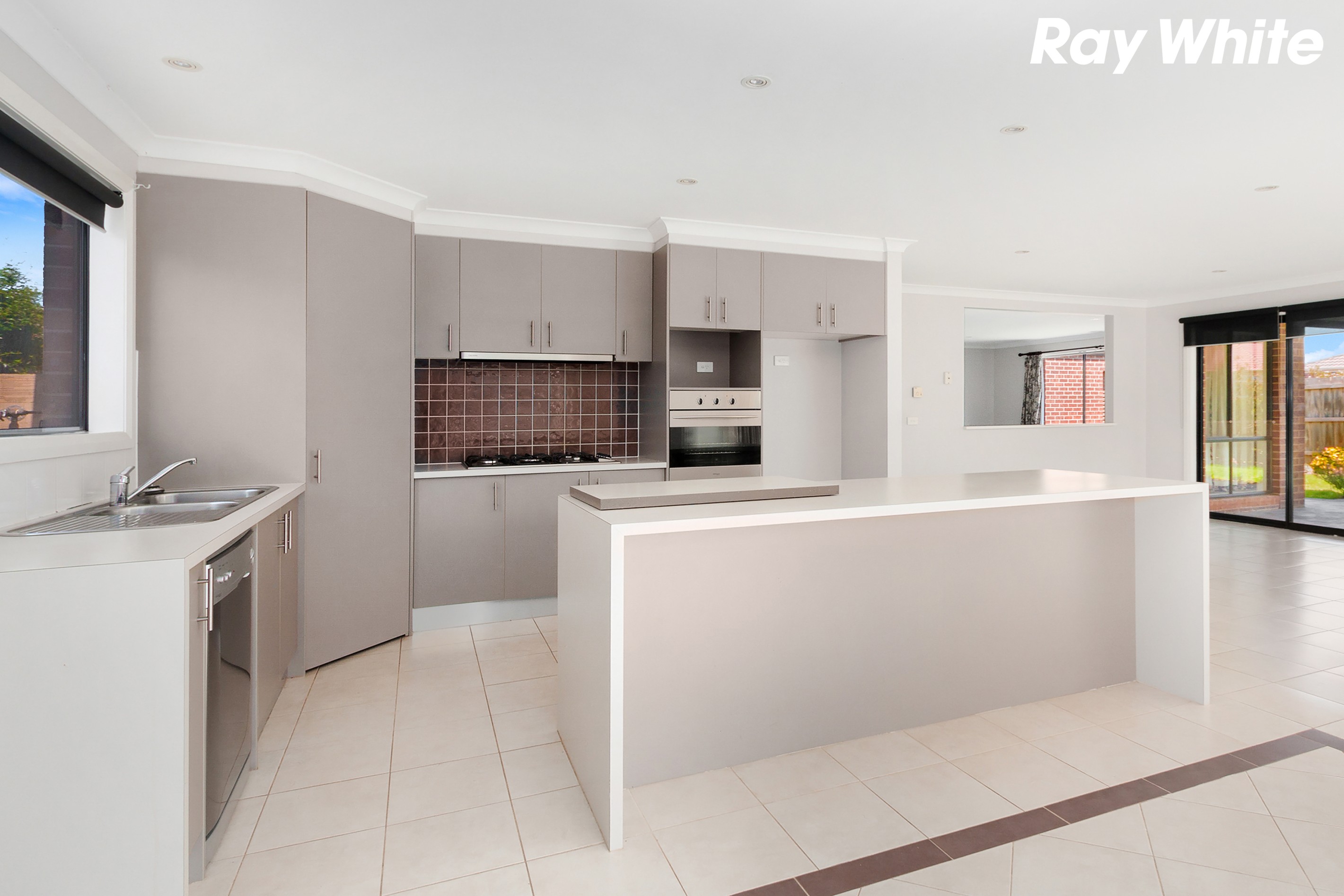 43 Storey Drive, Pakenham, VIC 3810