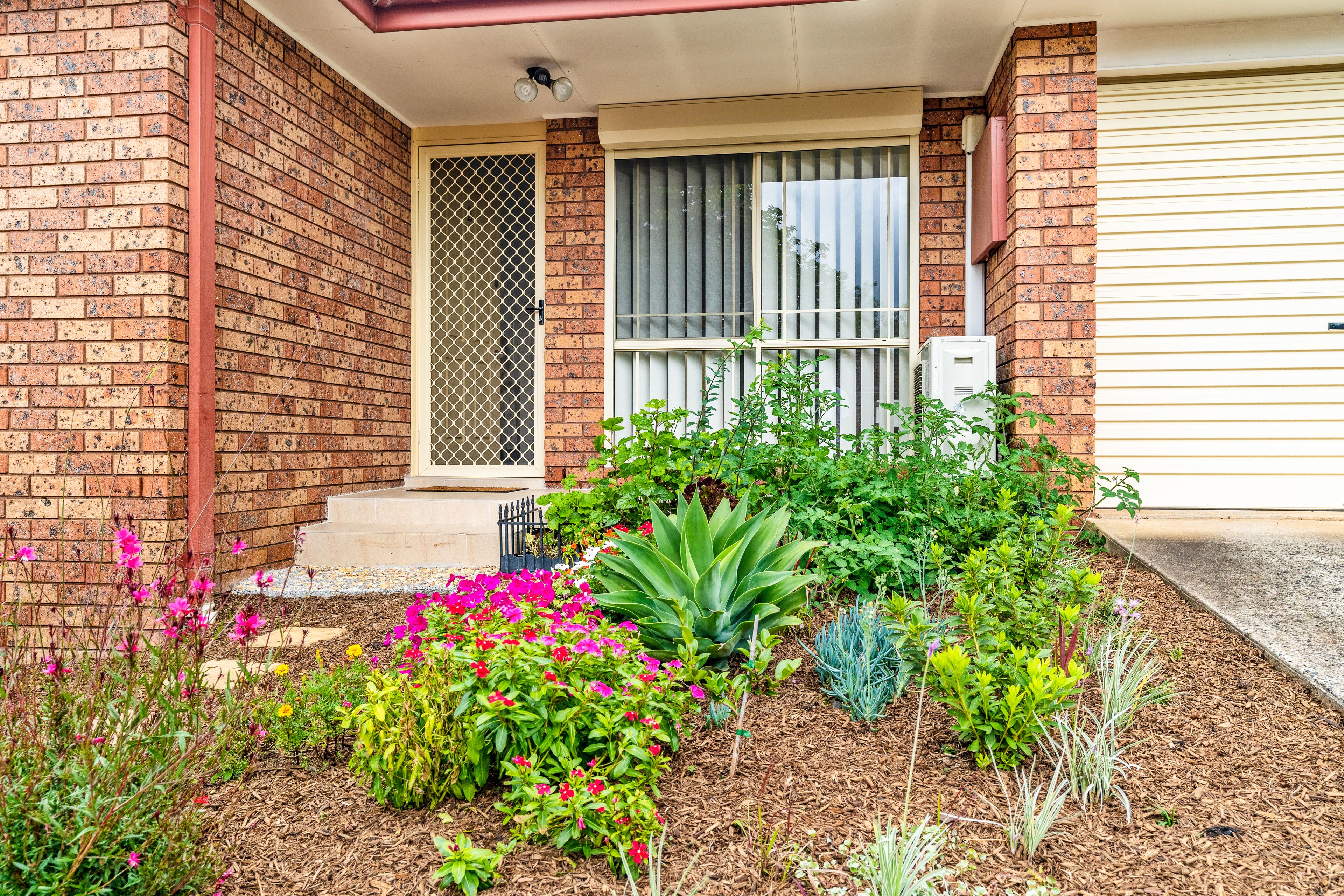 2/11 Antoinette Avenue, Narellan Vale, NSW 2567