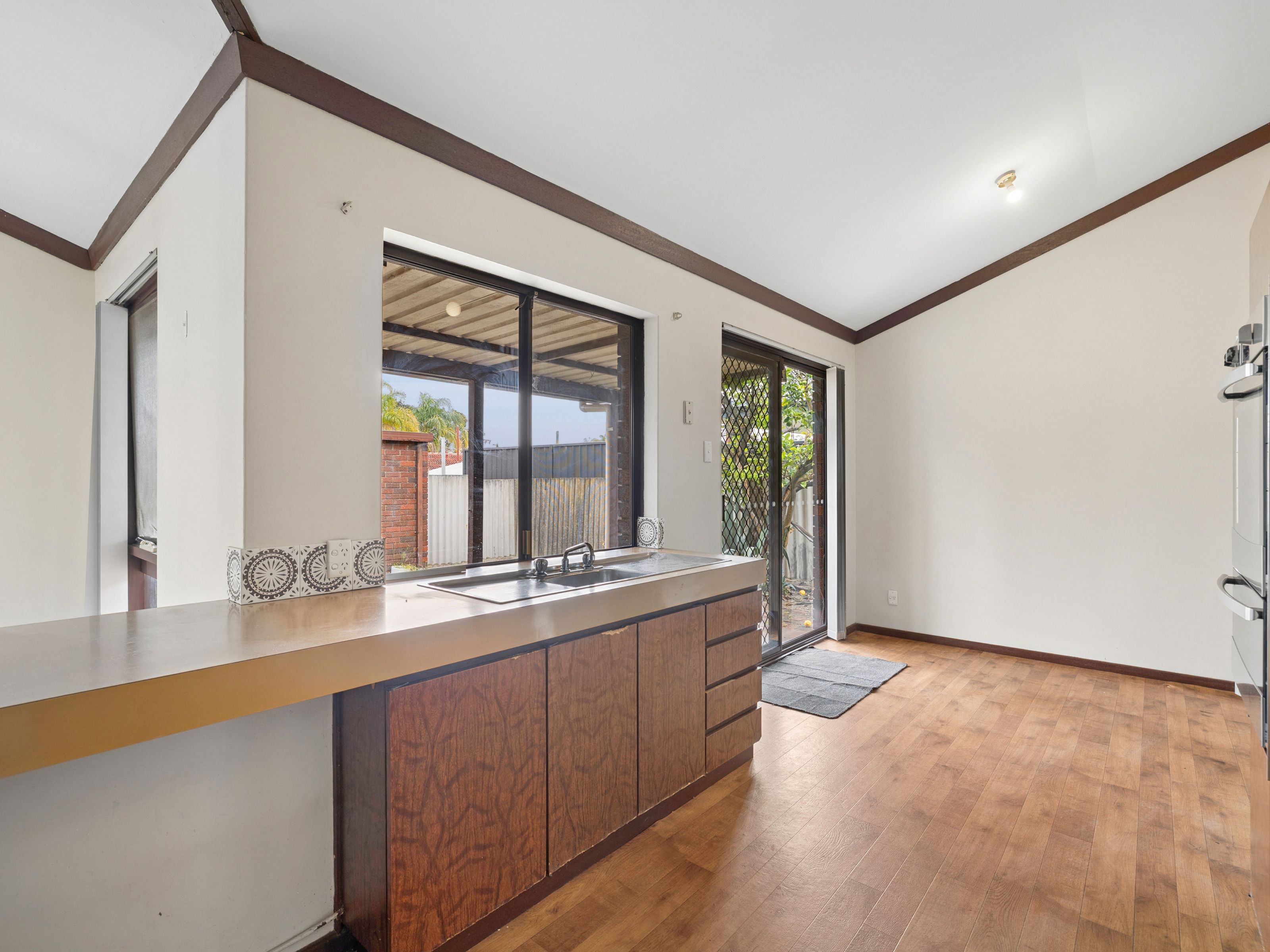 28 Vellgrove Avenue — photo 4 of 15