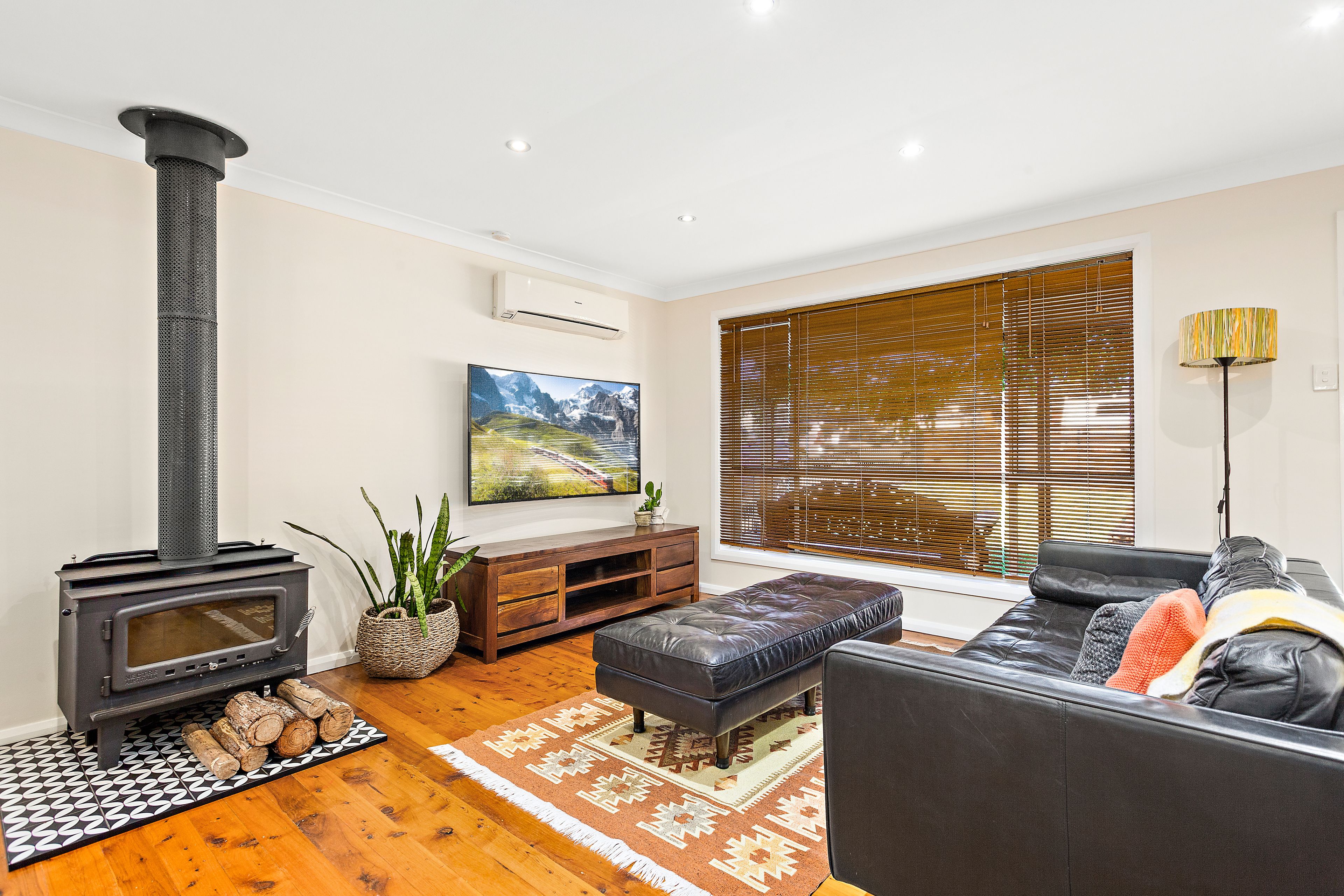 99 Devonshire Crescent, Oak Flats, NSW 2529