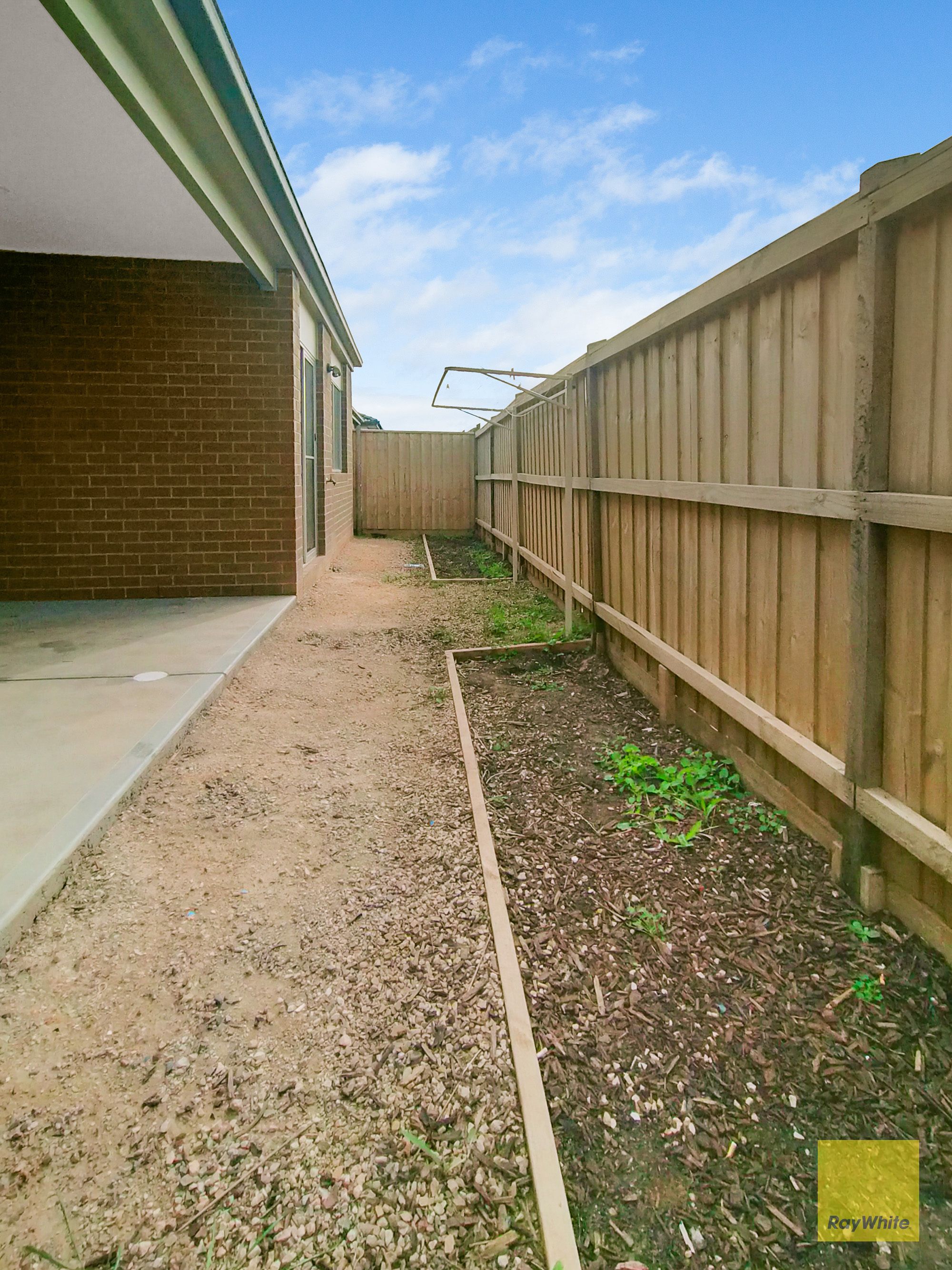 32 Rosette Crescent — photo 24 of 25