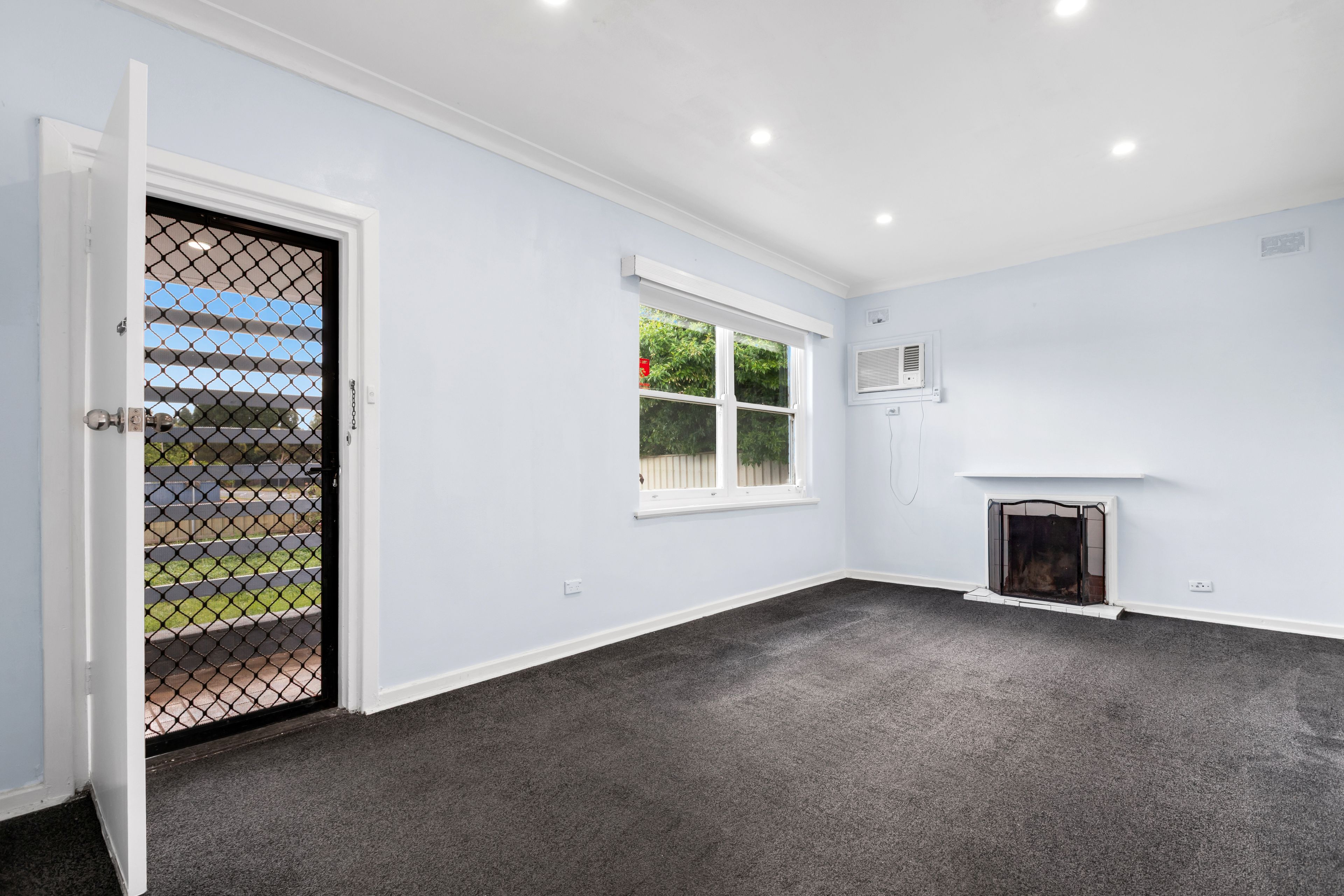 128 Woodford Road — photo 9 of 23