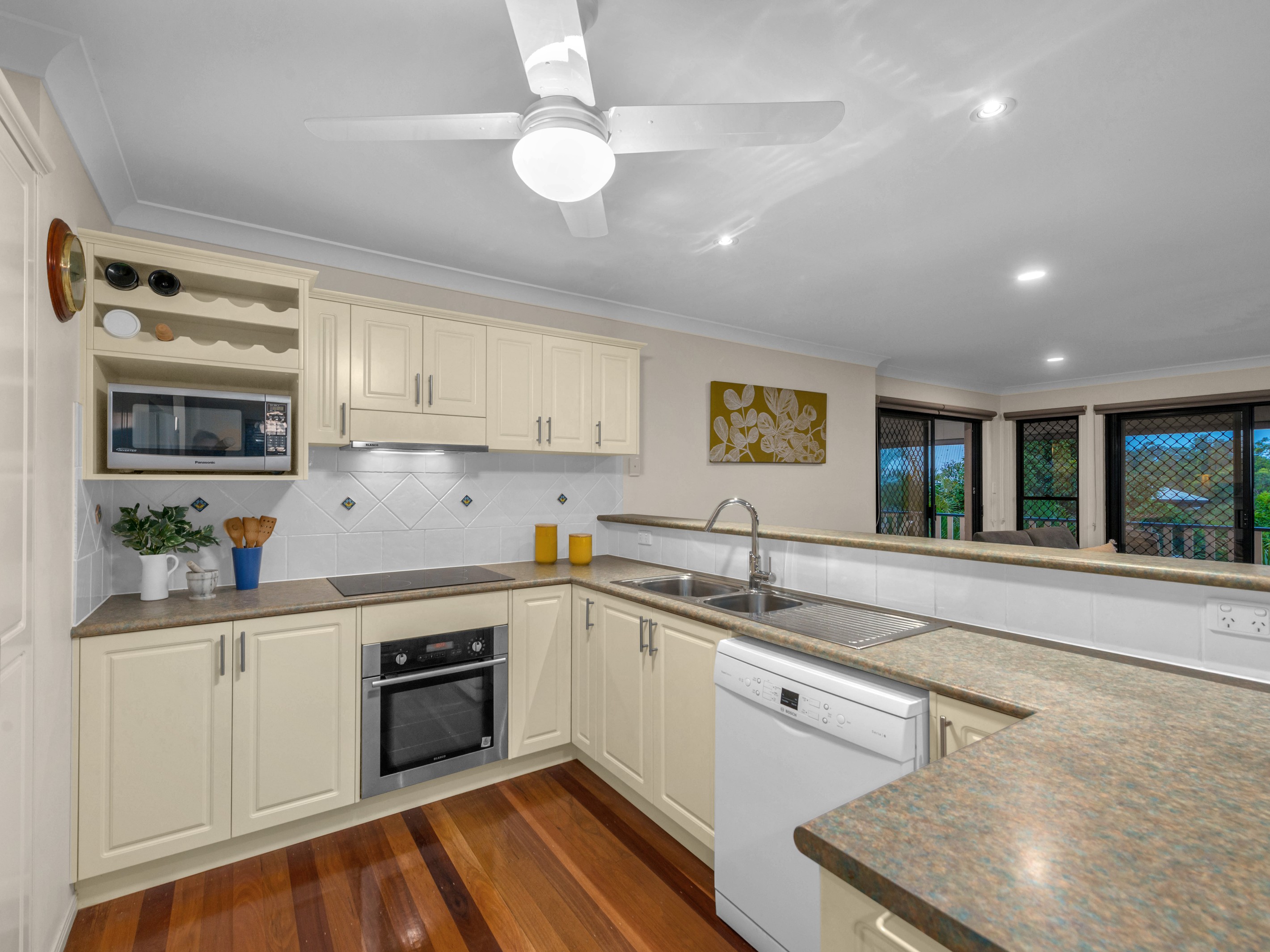 17 Meilland Court, Eatons Hill, QLD 4037