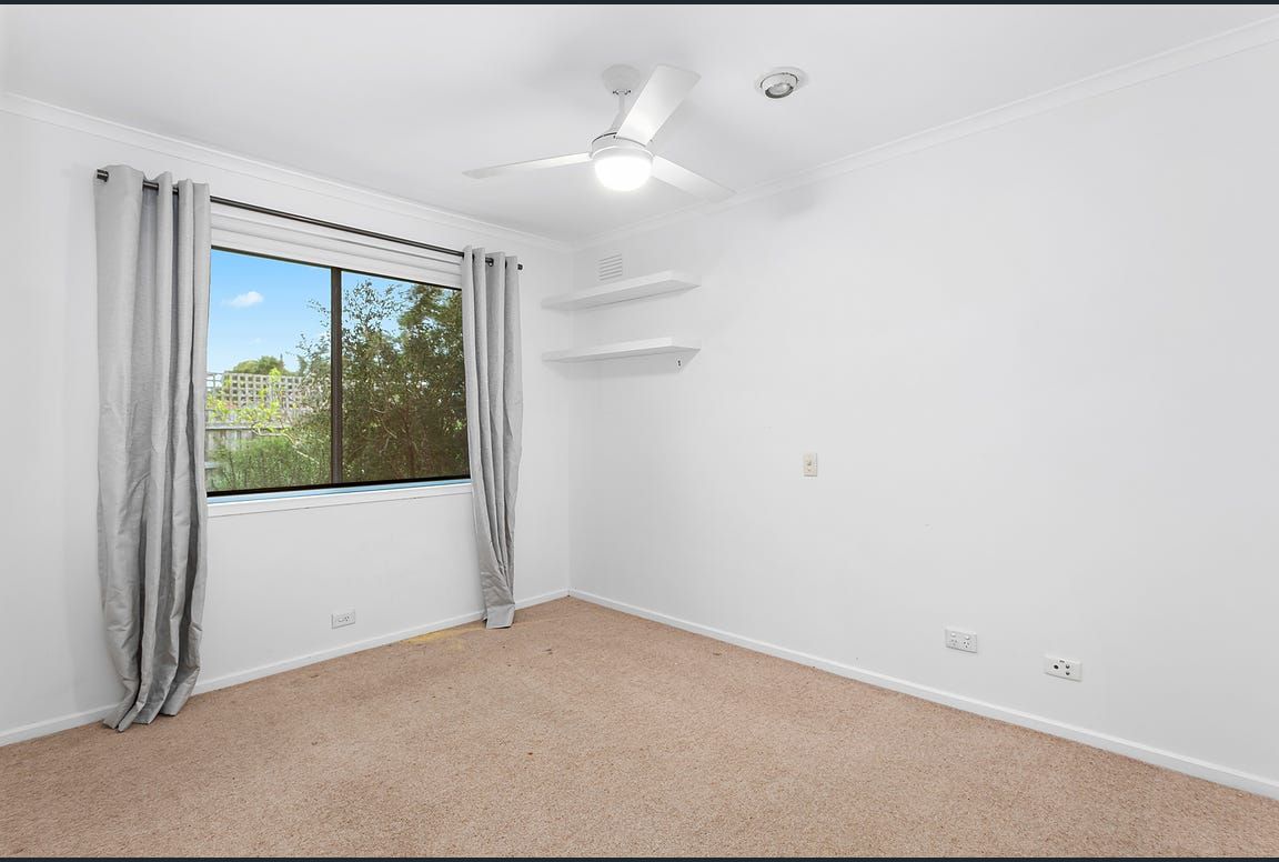 11 Terrigal Drive — photo 6 of 10
