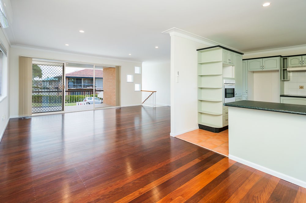6 Tandanya Street, Mansfield, QLD 4122