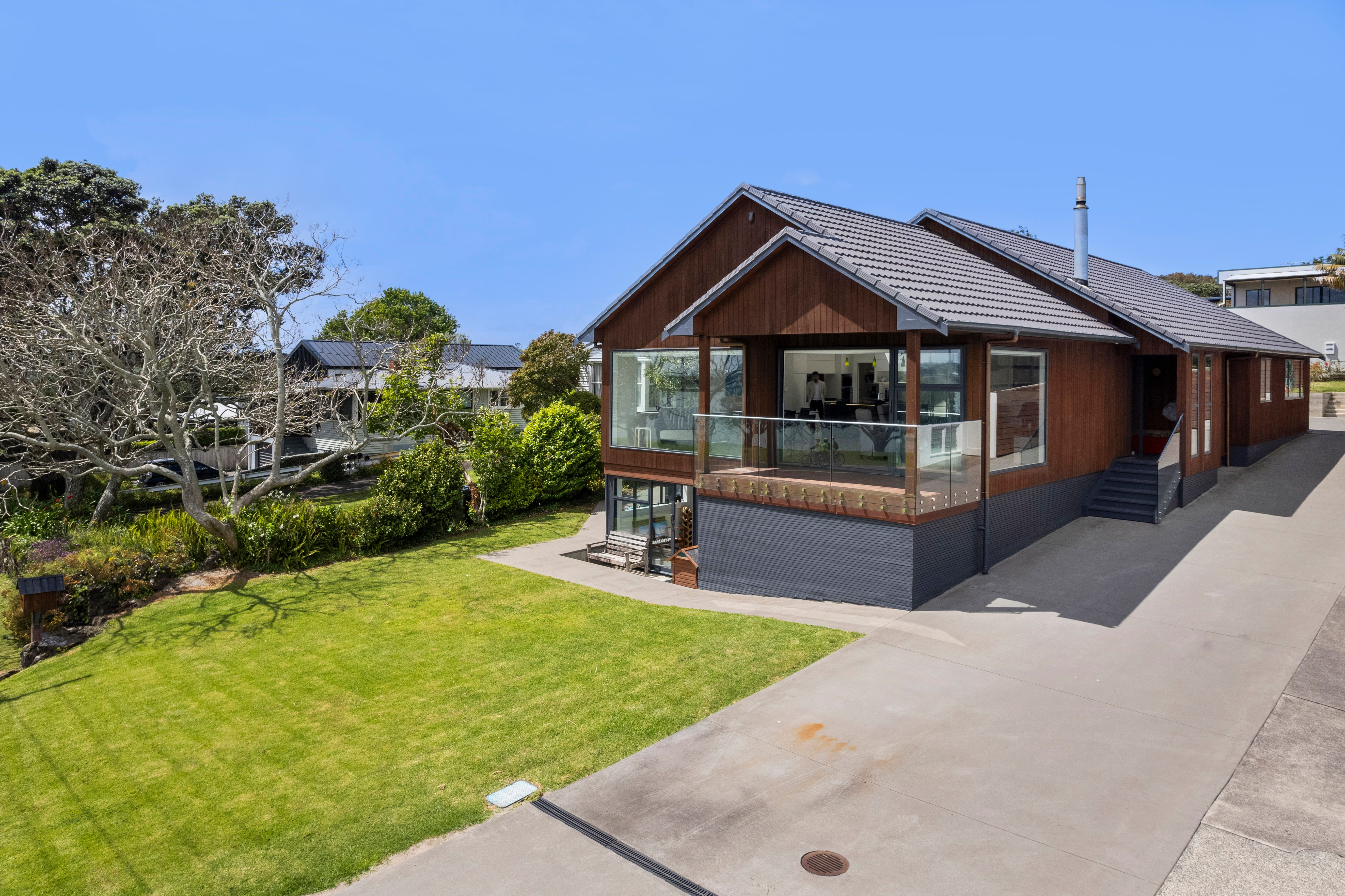 13 Kiwi Esplanade, Mangere Bridge, Manukau City