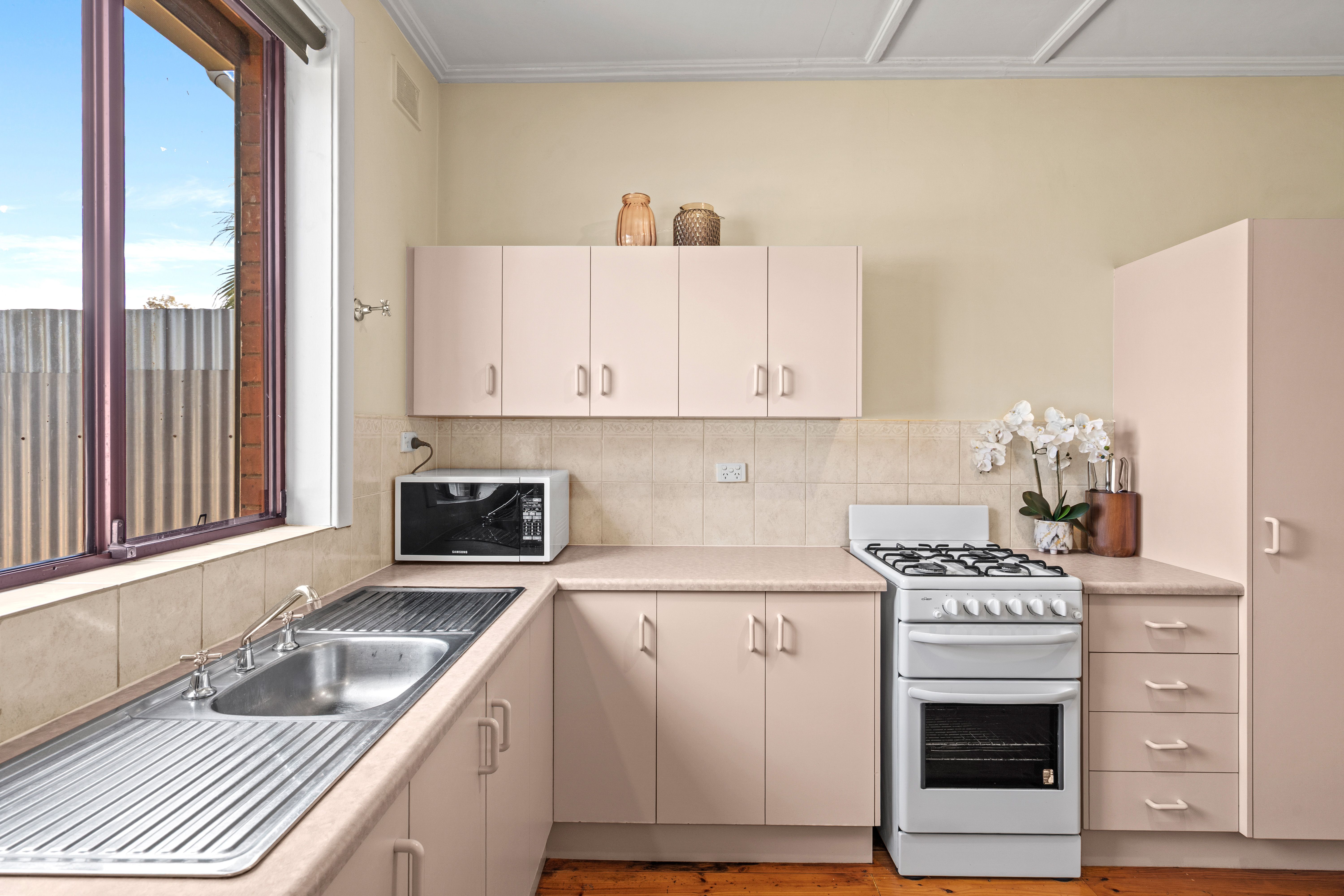 25 Garland Avenue — photo 9 of 22