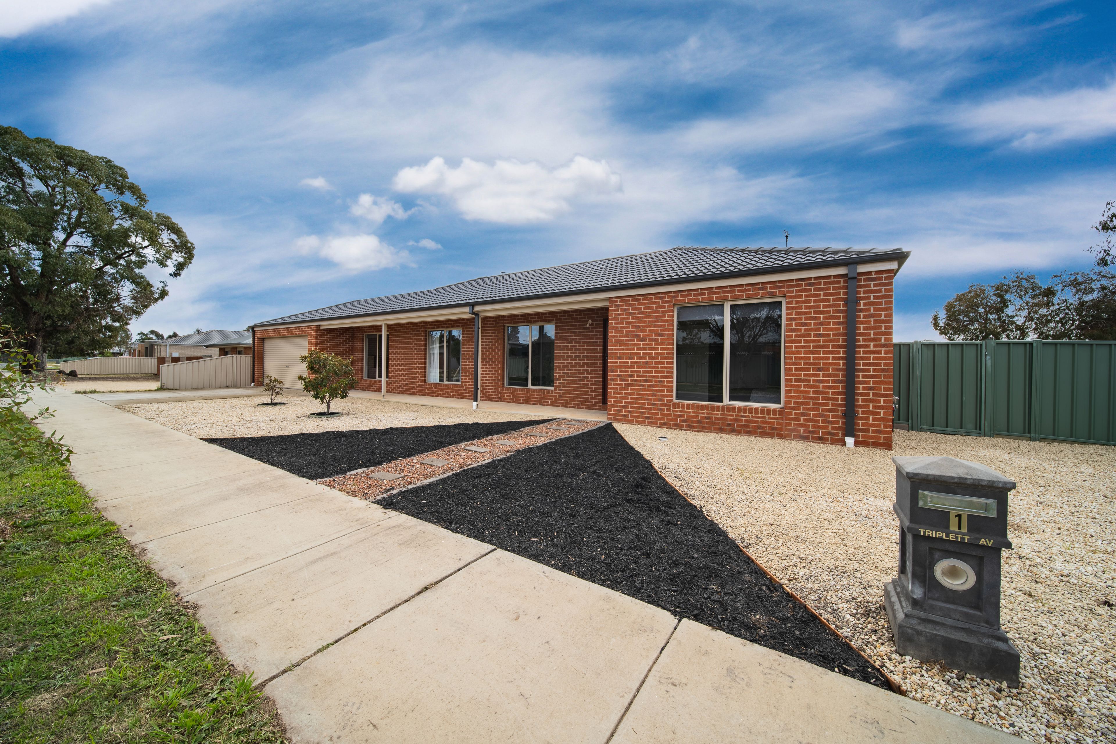 1 Triplett Avenue, Ascot, VIC 3551