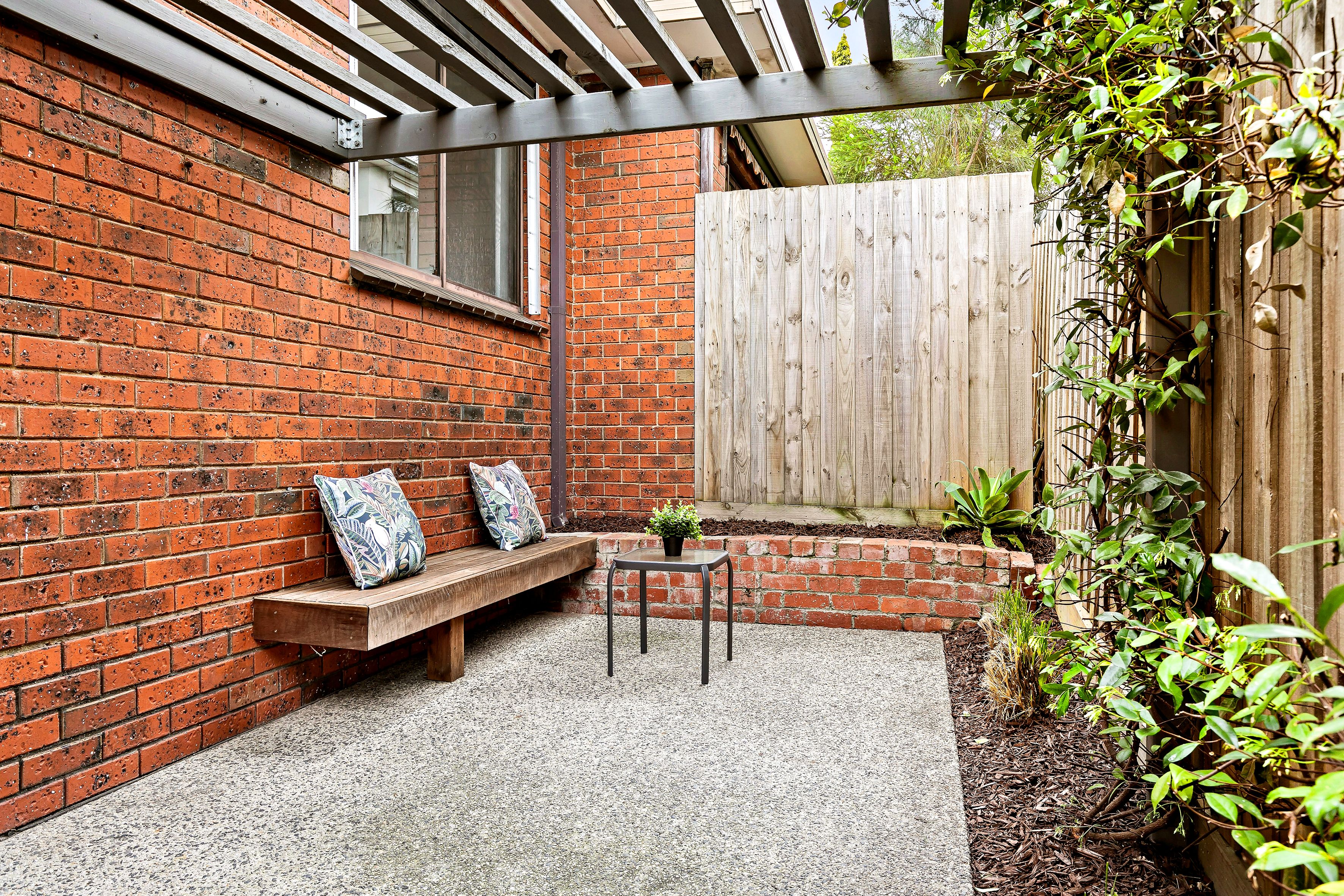 5/4 Balfe Crescent — photo 12 of 14