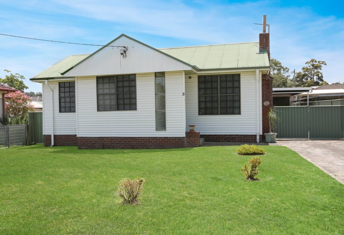 8 Barnes Street, Berkeley, NSW 2506