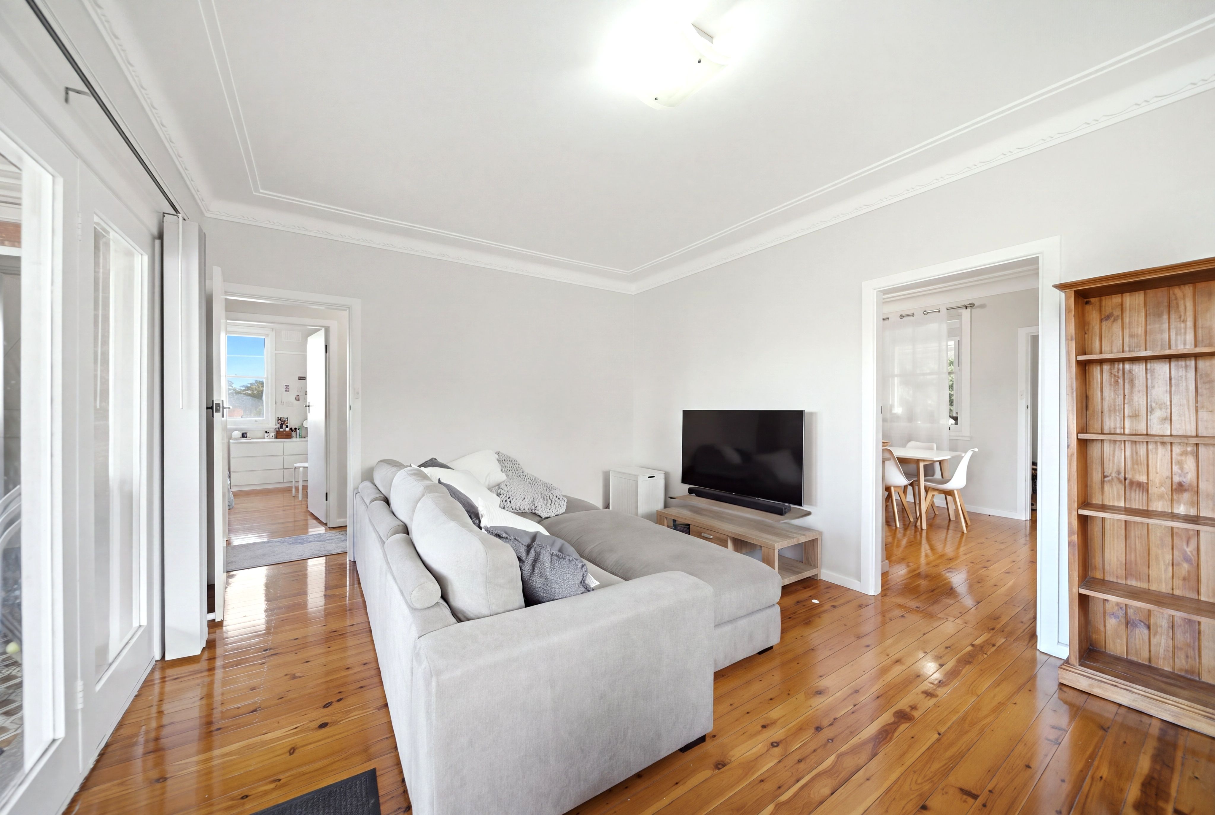 2 Ebony Close, Casula, NSW 2170