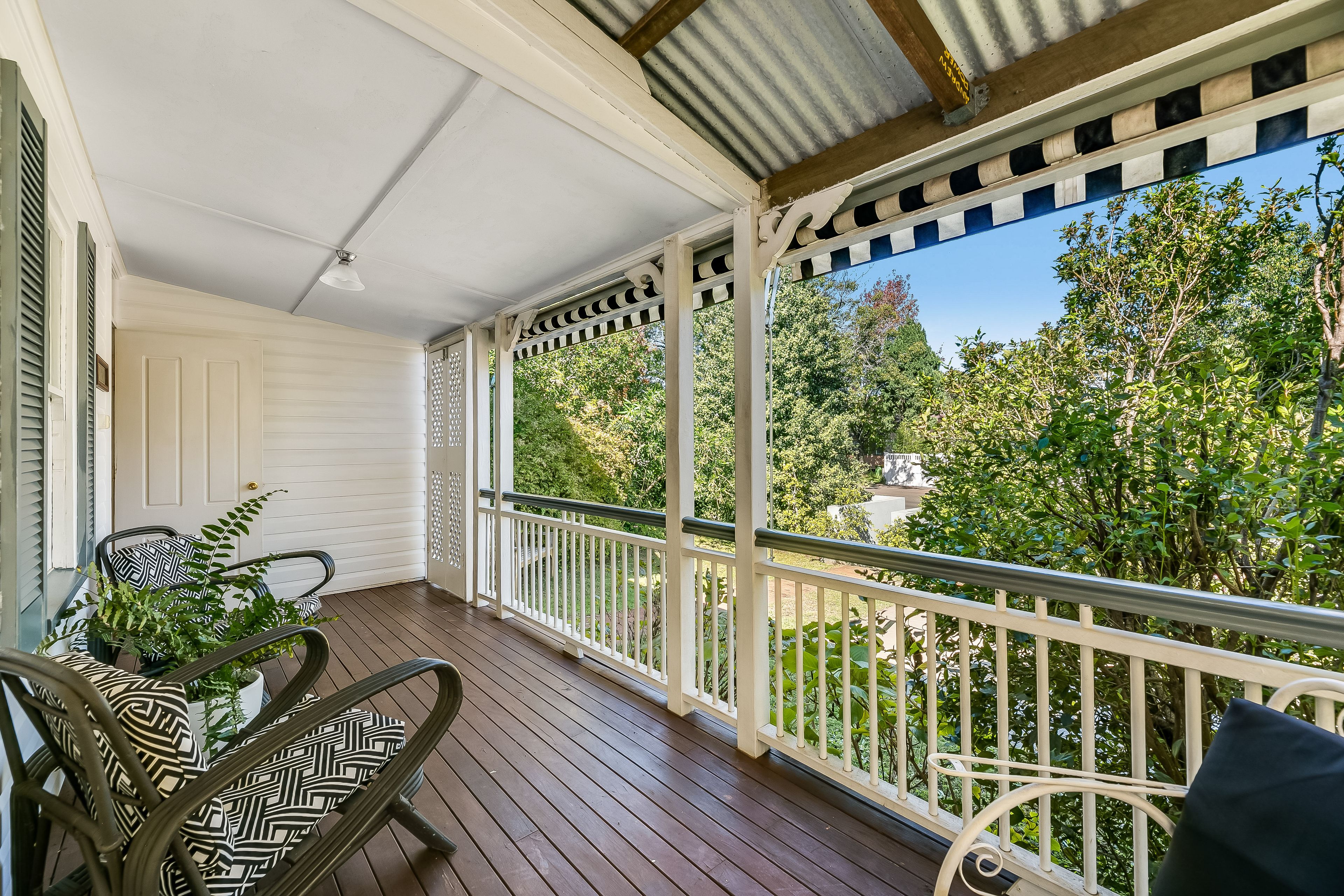 79 Bridge Street, Mount Lofty, QLD 4350