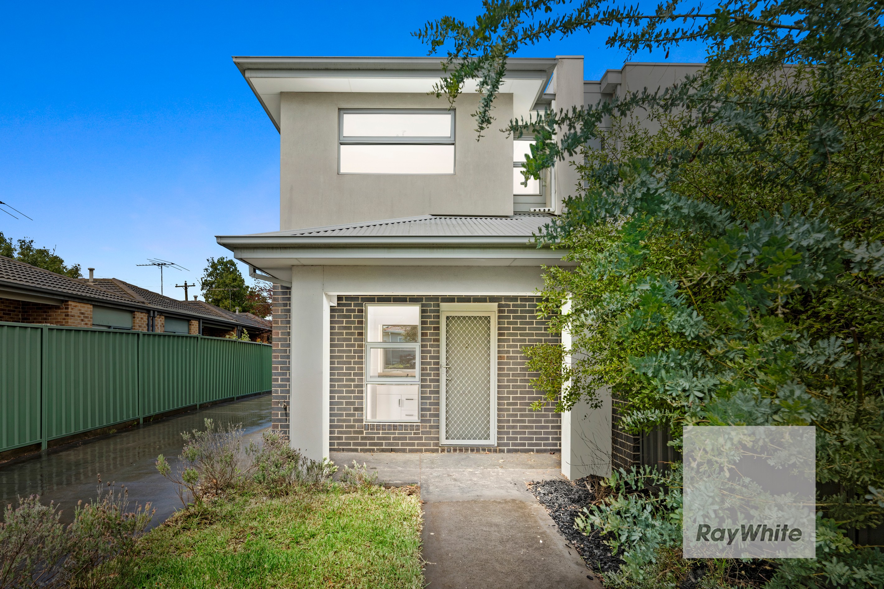 2/25 Clunes Street, Kingsbury, VIC 3083
