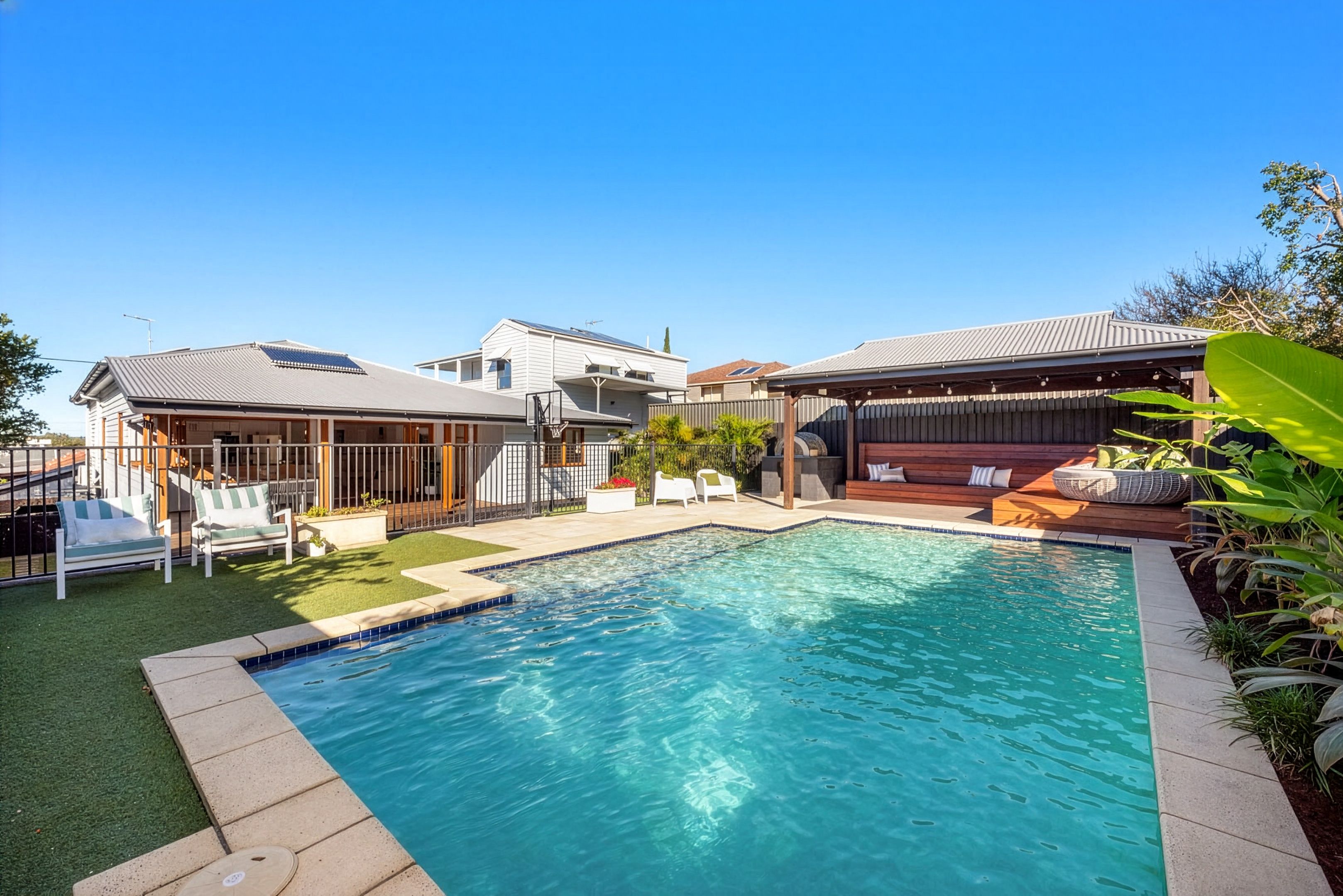 56 Kennington Road, Camp Hill, QLD 4152
