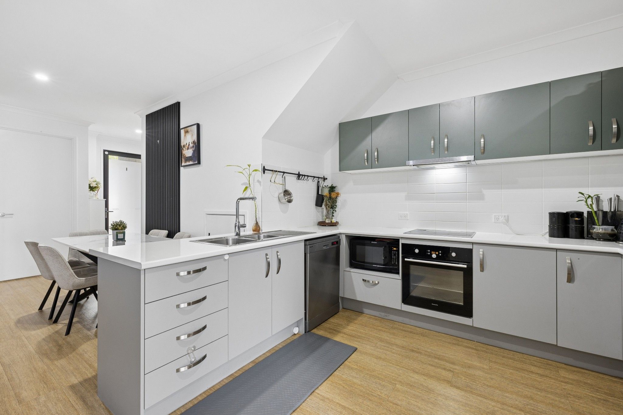 30 Plaza Place — photo 4 of 24