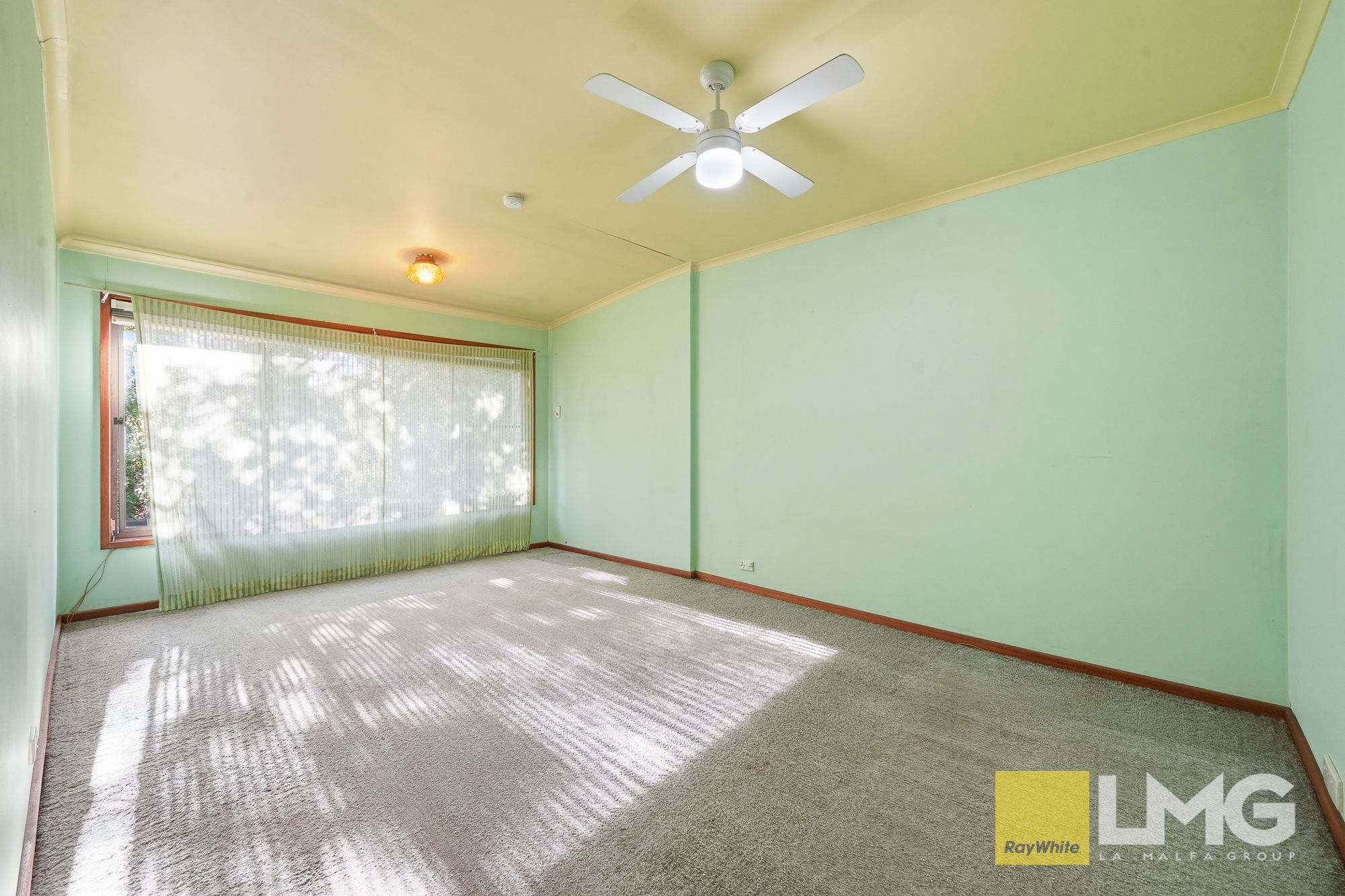 208 Harrow Road — photo 9 of 20