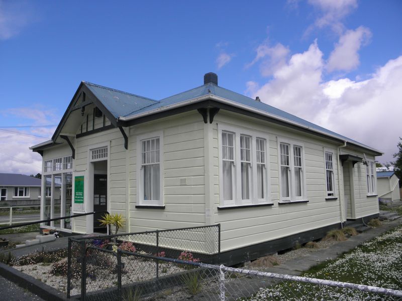 HAMPDEN 3 Bed Villa (freehold) - Hampden