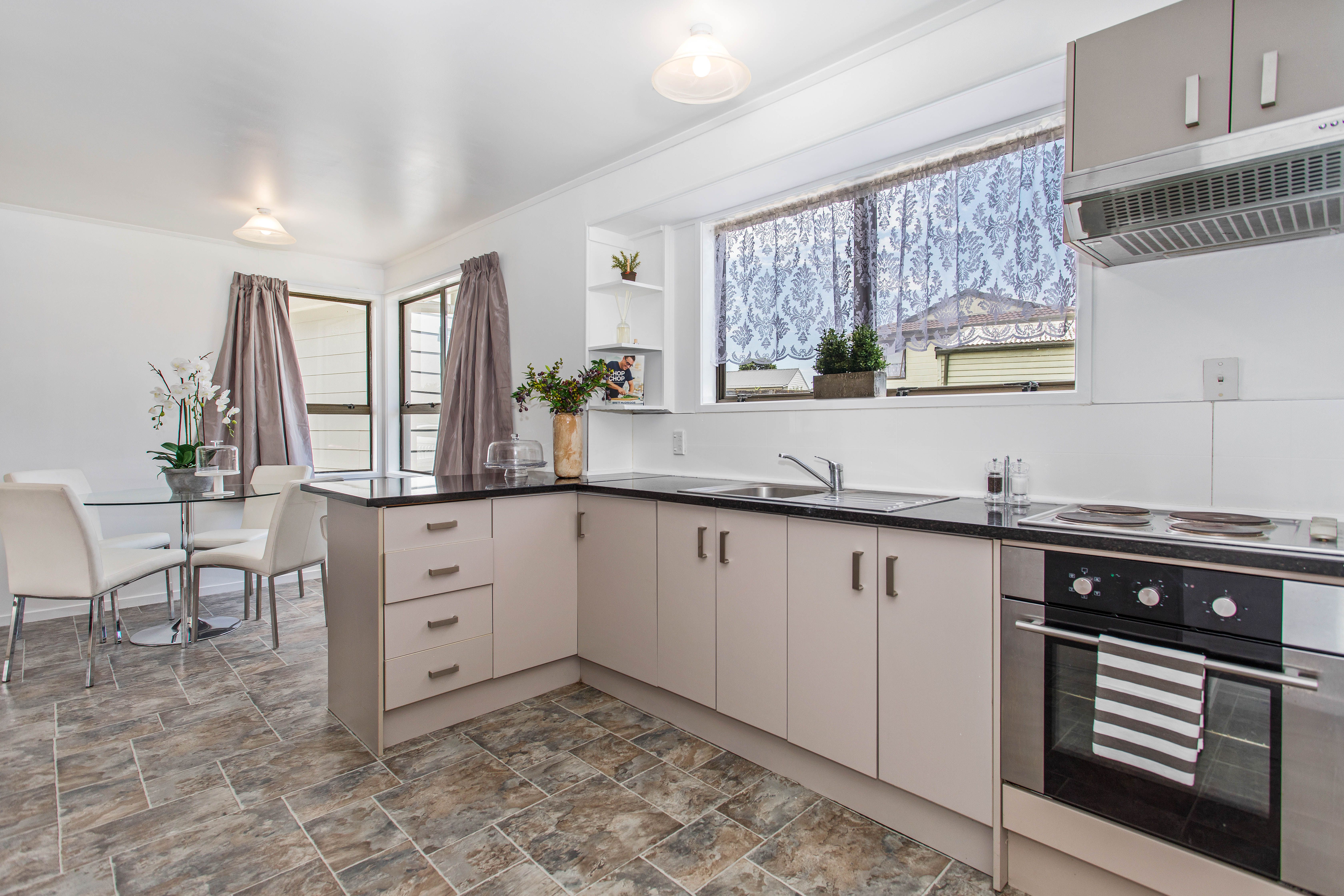 4 Cade Place, Weymouth, Manukau City
