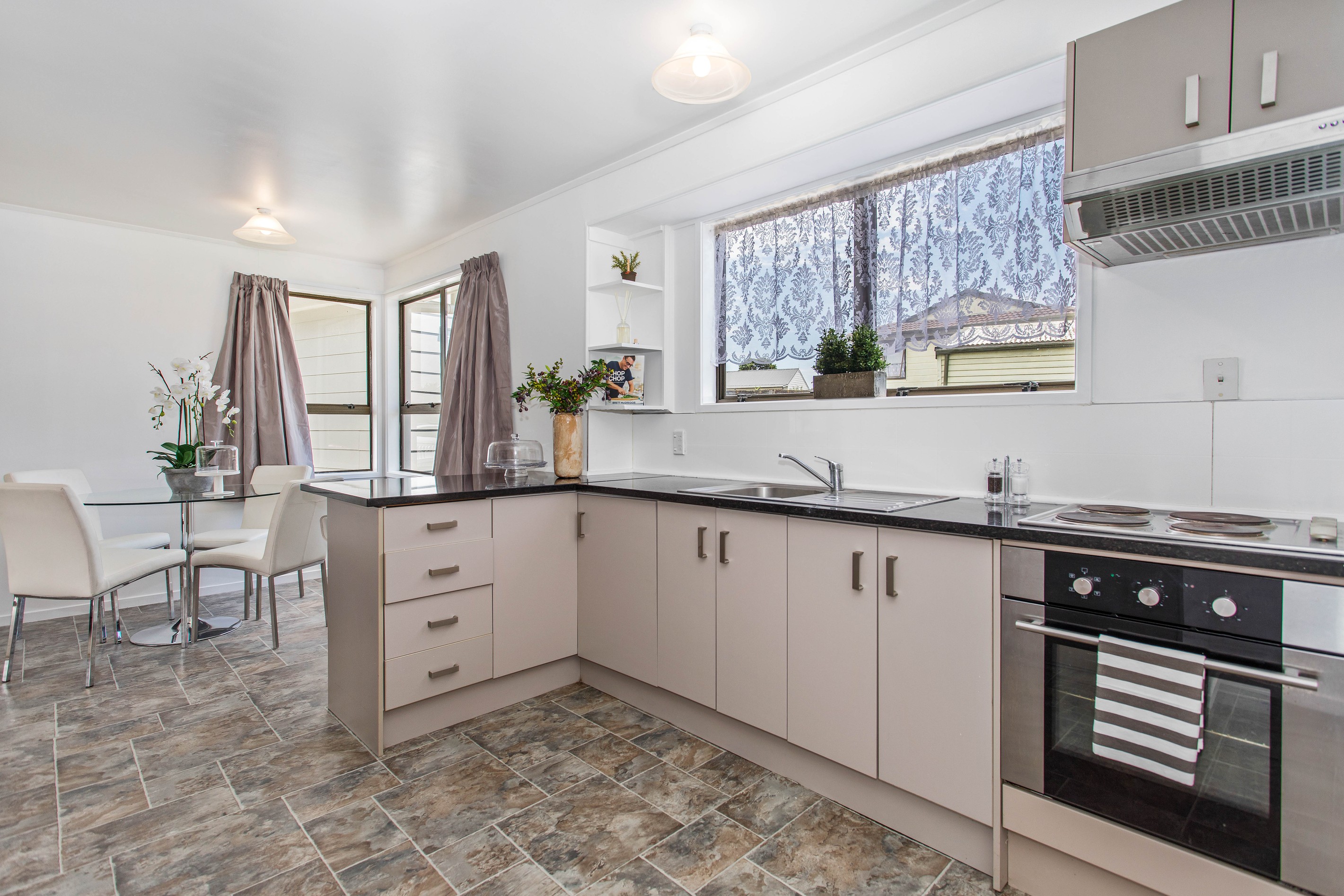 4 Cade Place, Weymouth, Manukau City