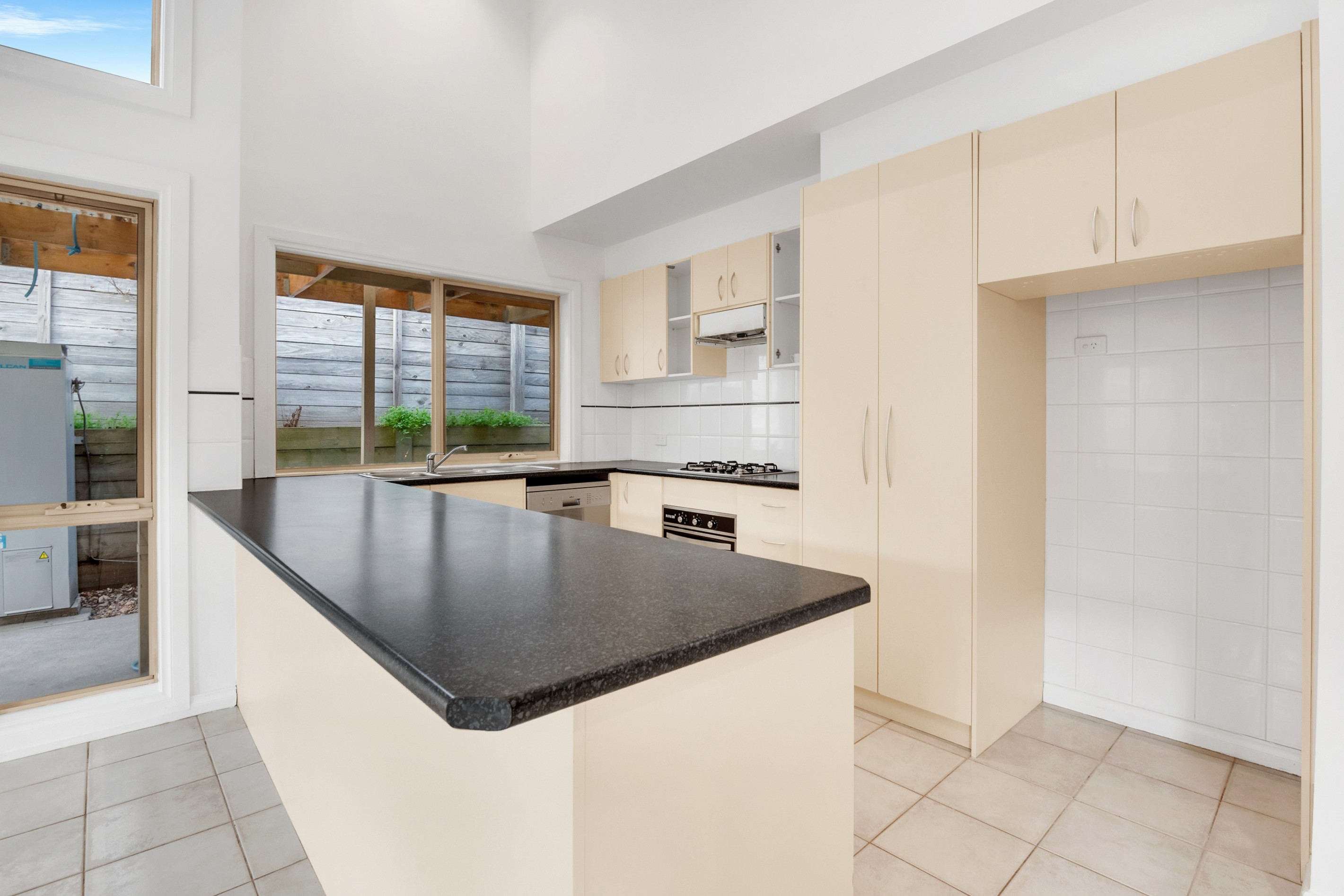 2/31 Streeton Circuit, Mill Park, VIC 3082