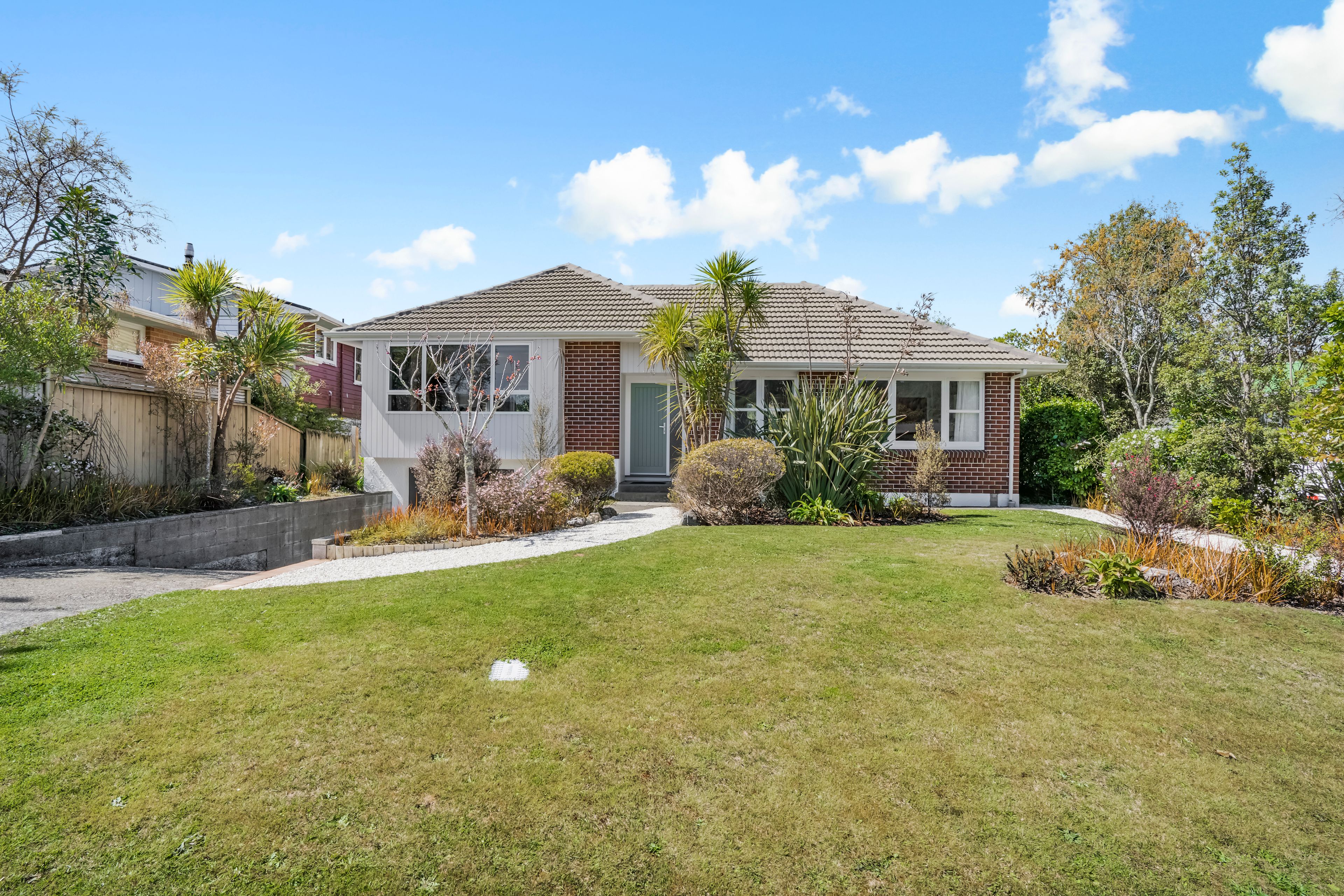Photo 1 of 41 Sunbrae Drive, Silverstream, Upper Hutt