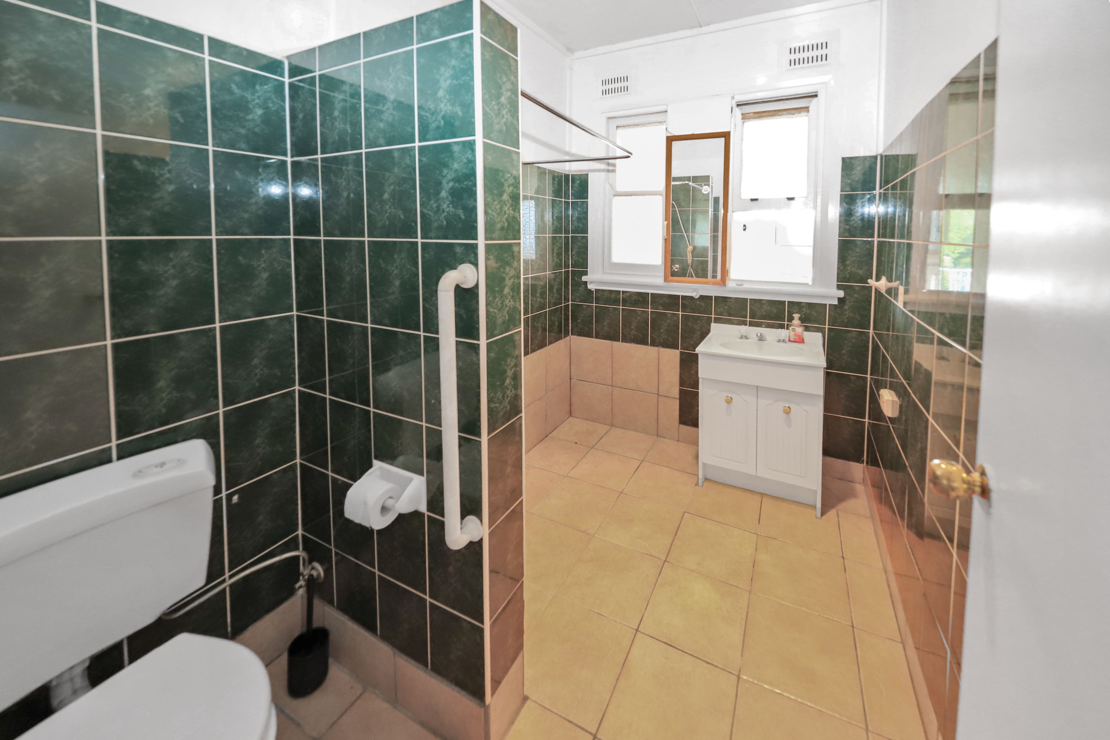 21 Coorabel Avenue — photo 4 of 11