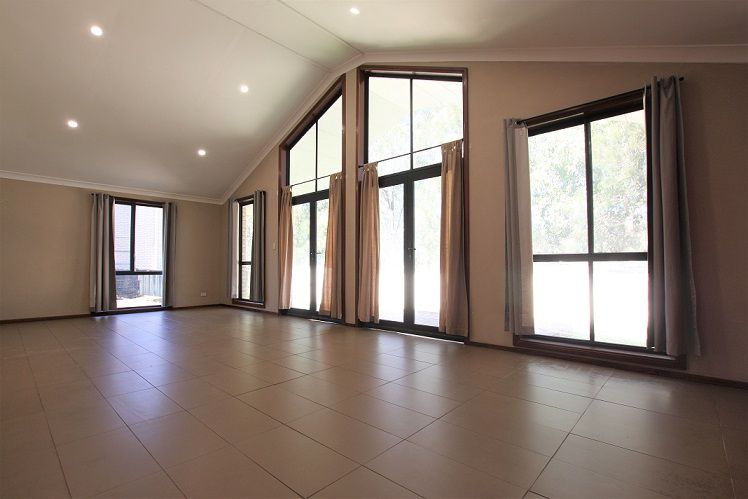 11 The Kraal Drive, Blair Athol, NSW 2560