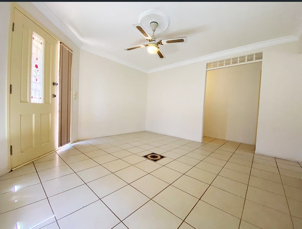 33 Parkholme Circuit, Englorie Park, NSW 2560