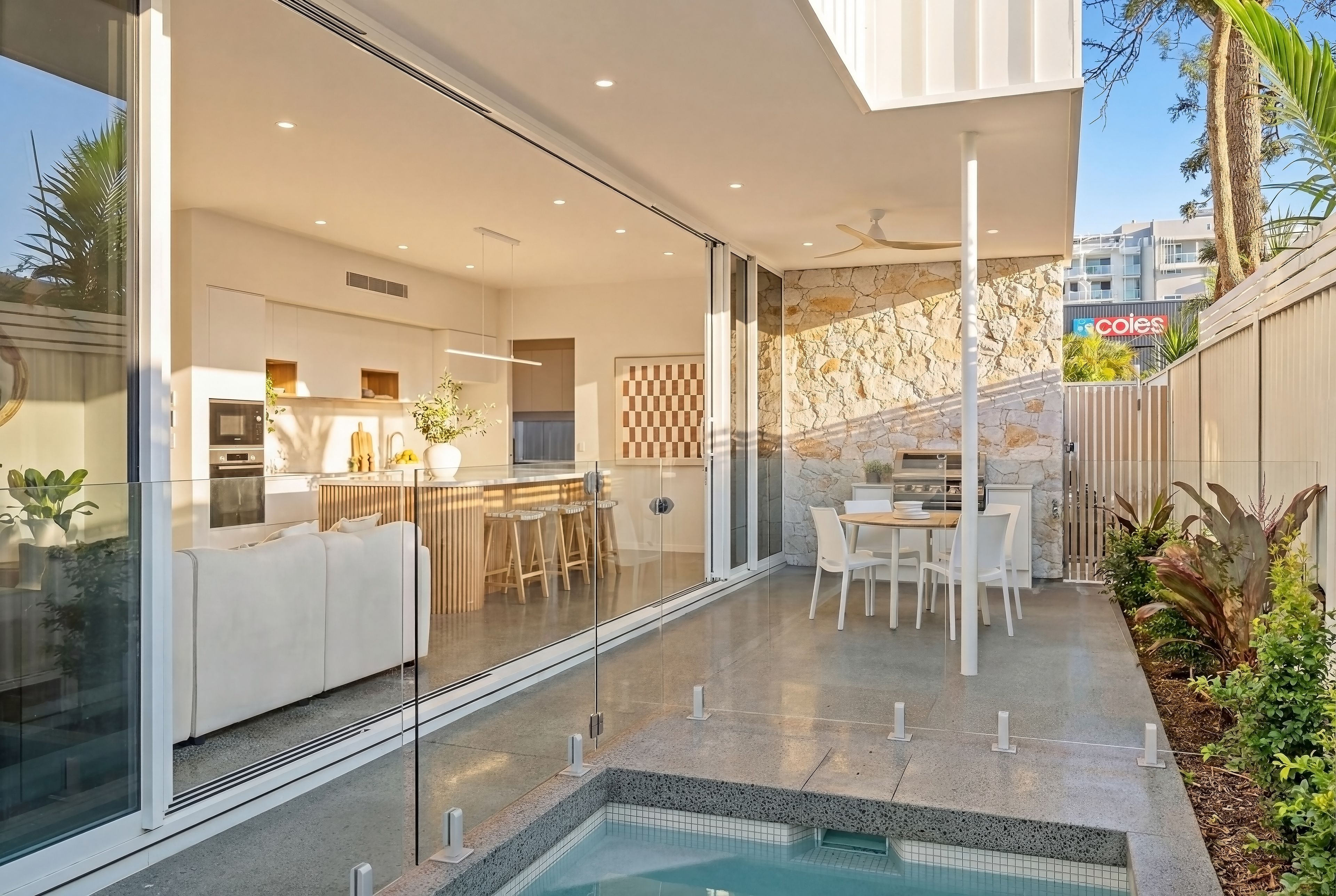 2/17 Third Avenue — photo from Ray White Palm Beach QLD