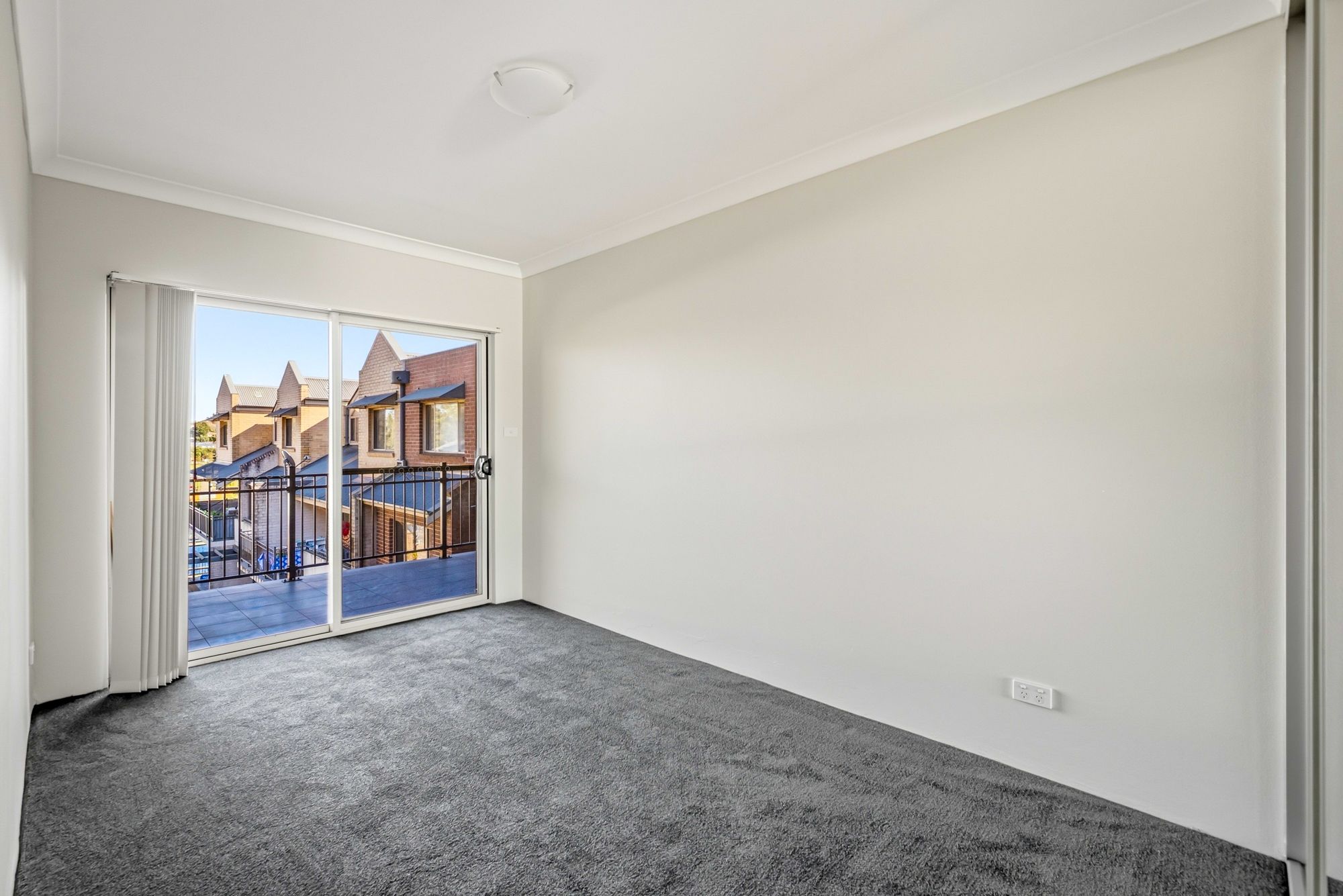 29/41 woodhouse Drive — photo 11 of 14