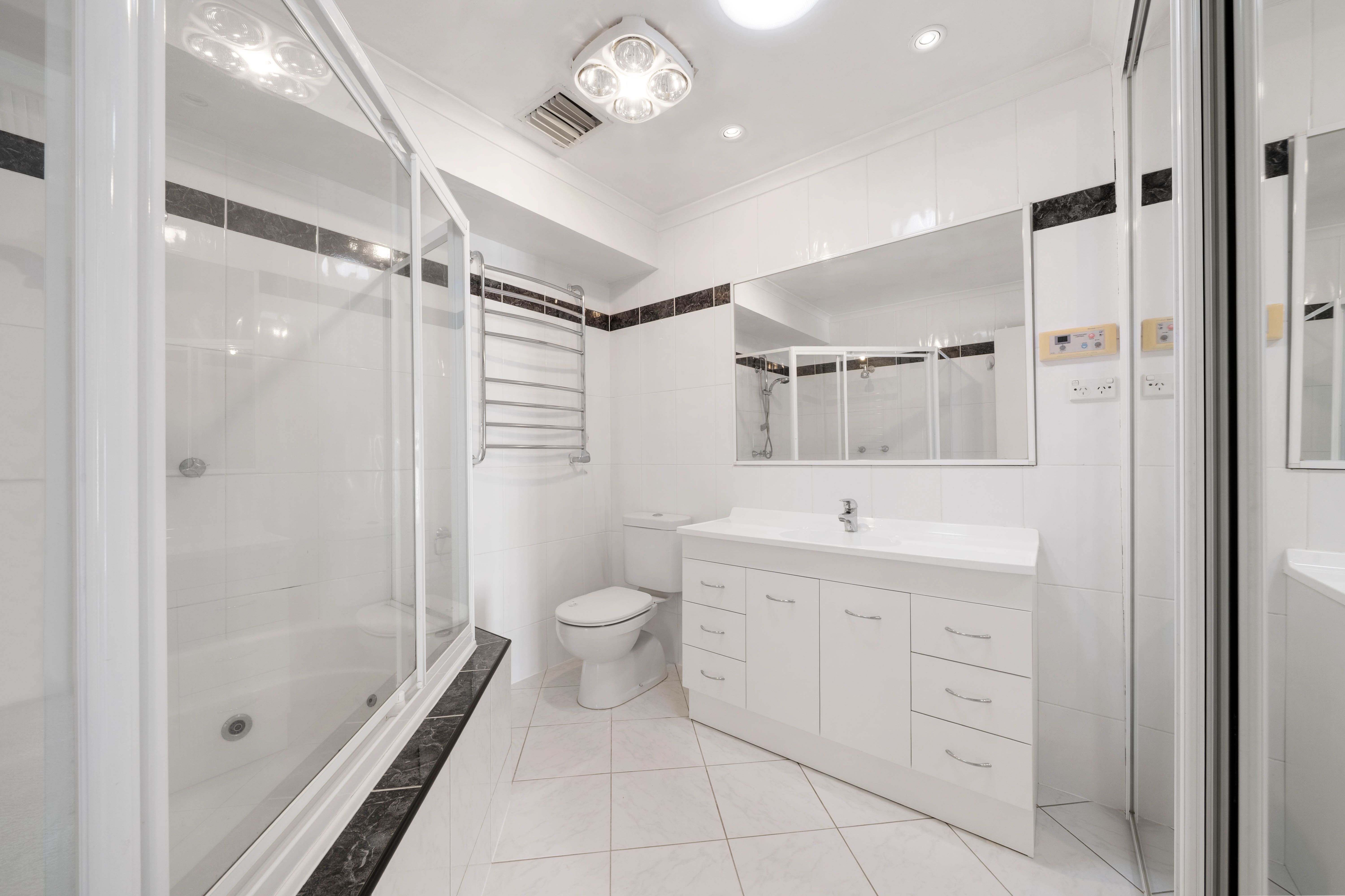 60 Vonwiller Crescent — photo 21 of 25