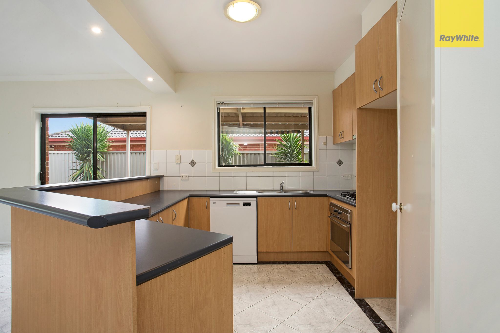 2 Stowhead Lane, Caroline Springs, VIC 3023