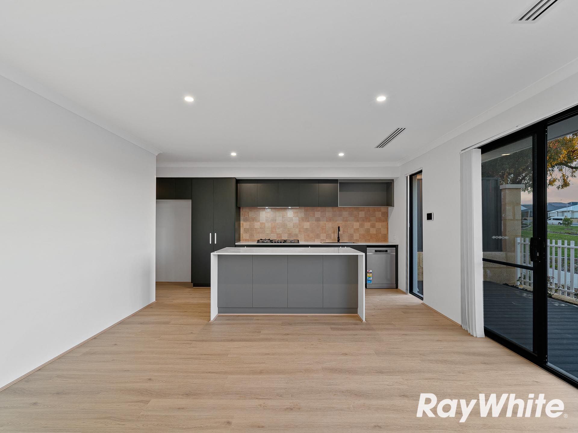 2 Fuji Way, Lakelands, WA 6180