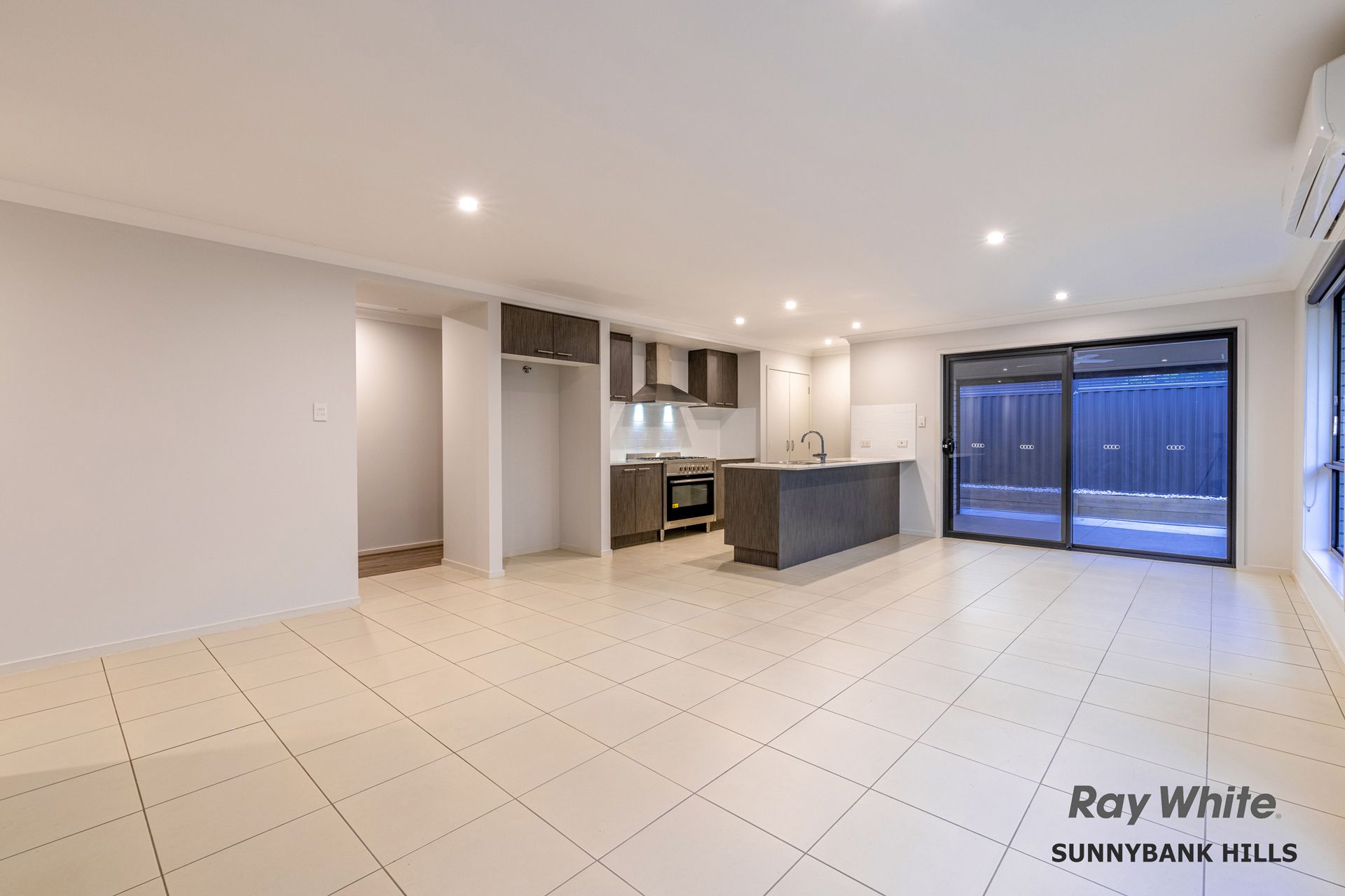 6 Koona Street, Hillcrest, QLD 4118