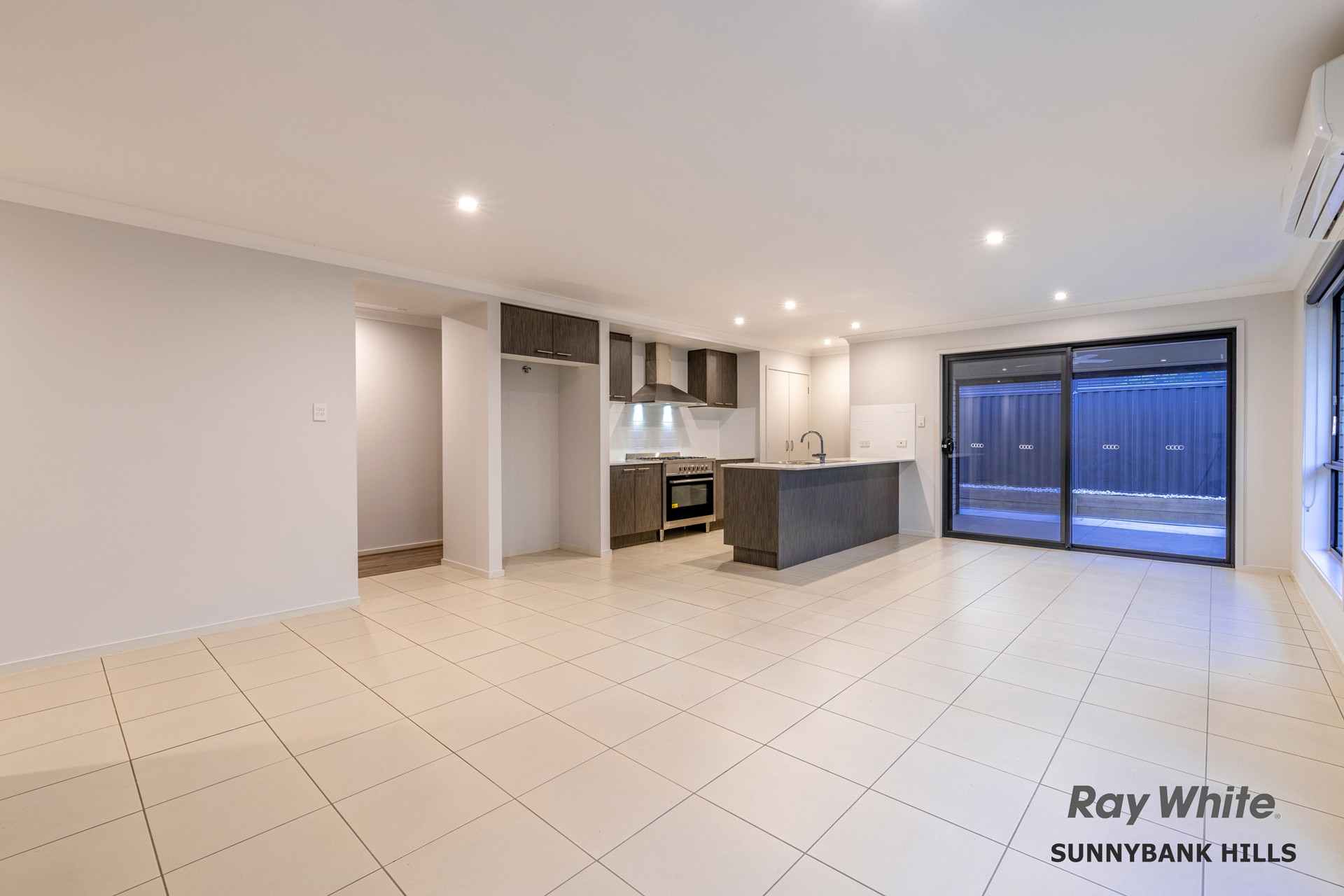 6 Koona Street, Hillcrest, QLD 4118