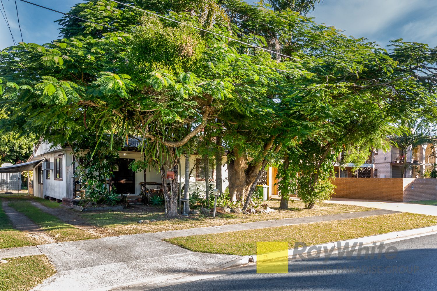 14 Victor Avenue, Paradise Point, QLD 4216