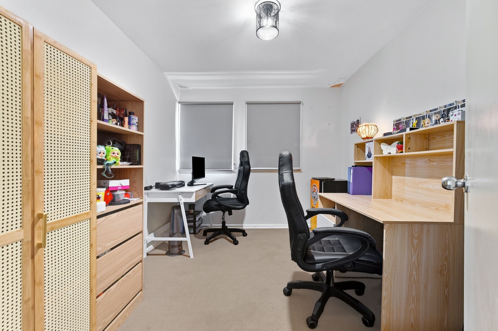 8 Elizabeth Way — photo 7 of 10
