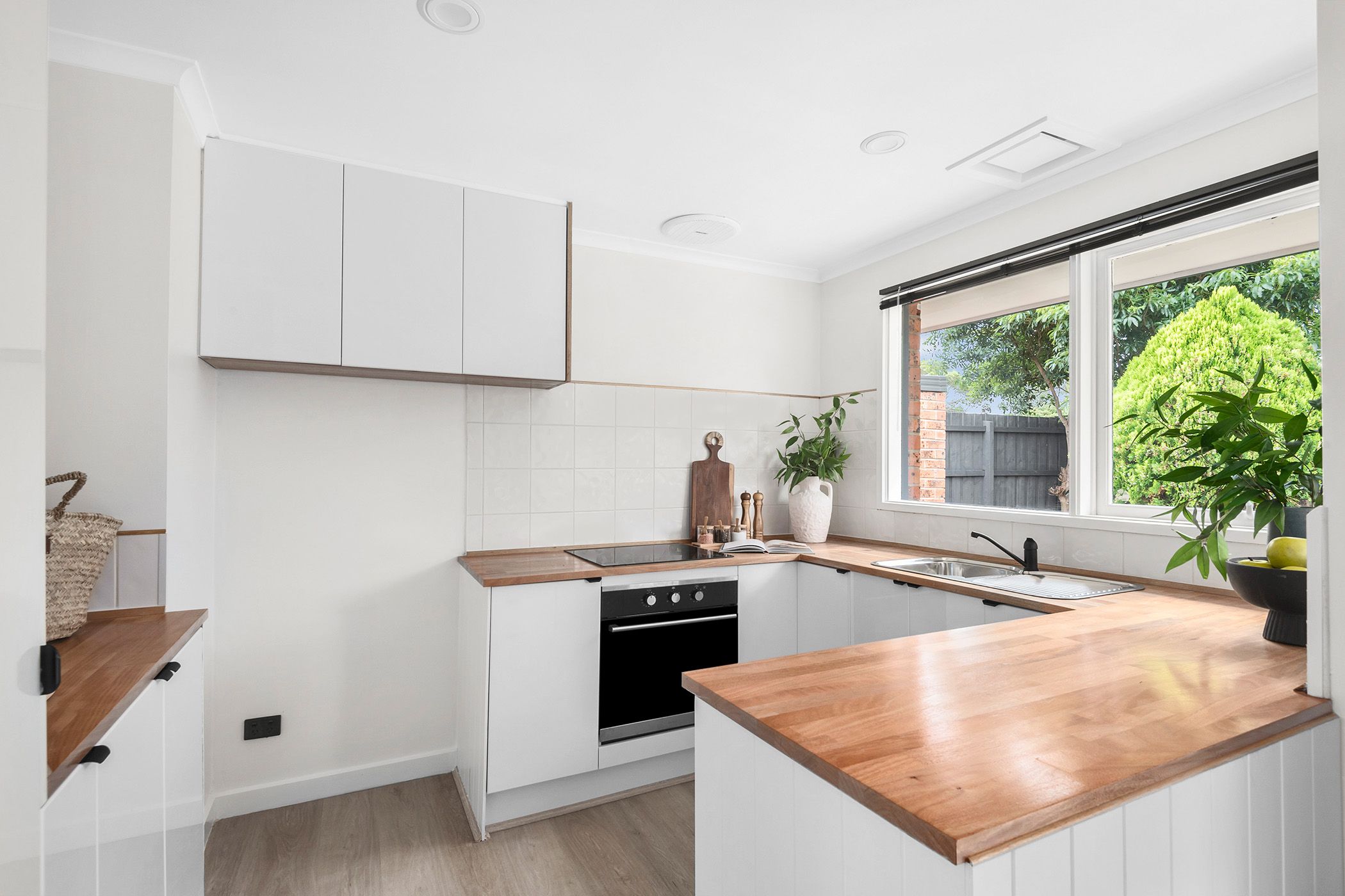 2/107 Yuille Street — photo 3 of 11