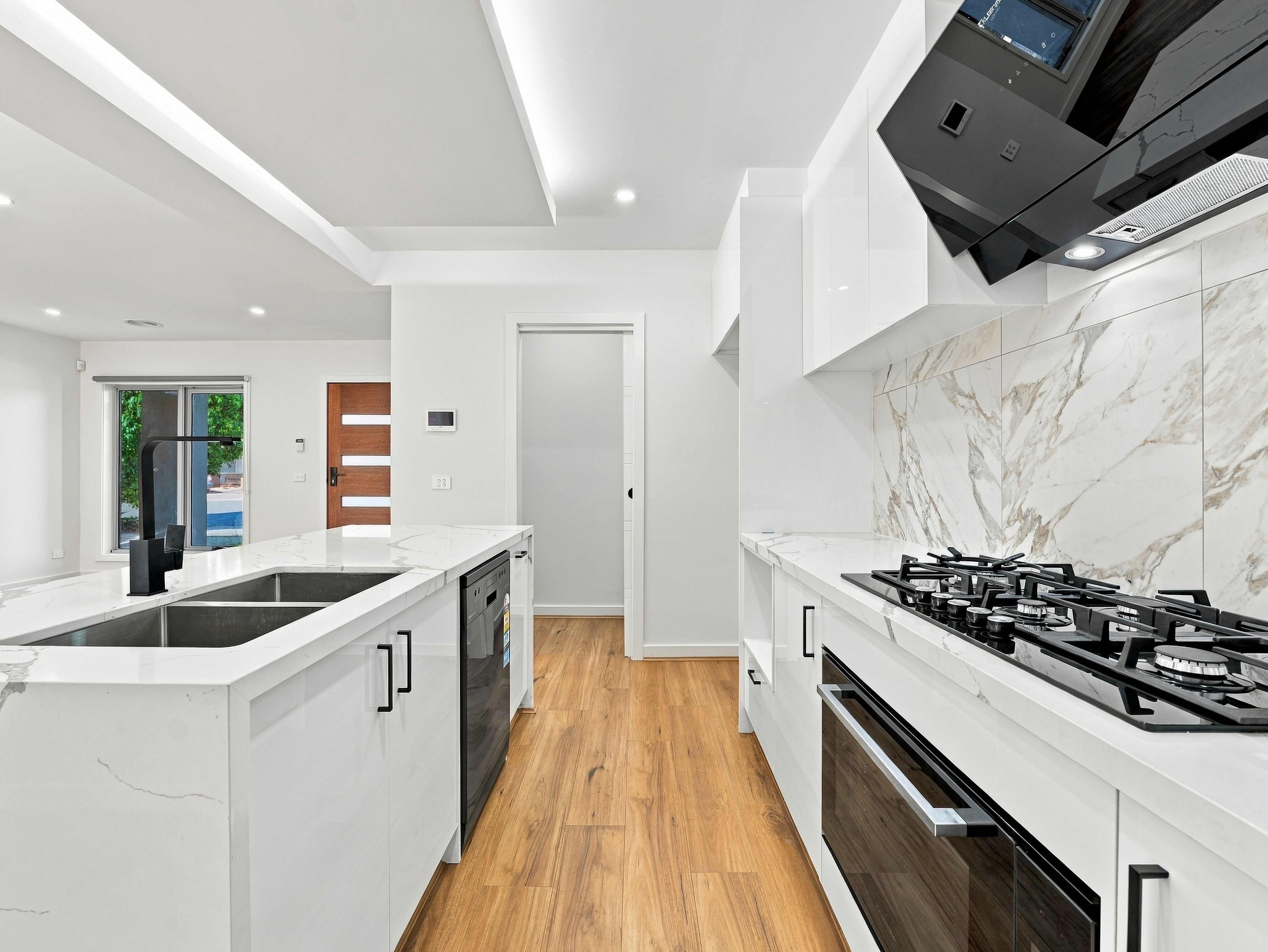1/10 Davern Court — photo 6 of 27