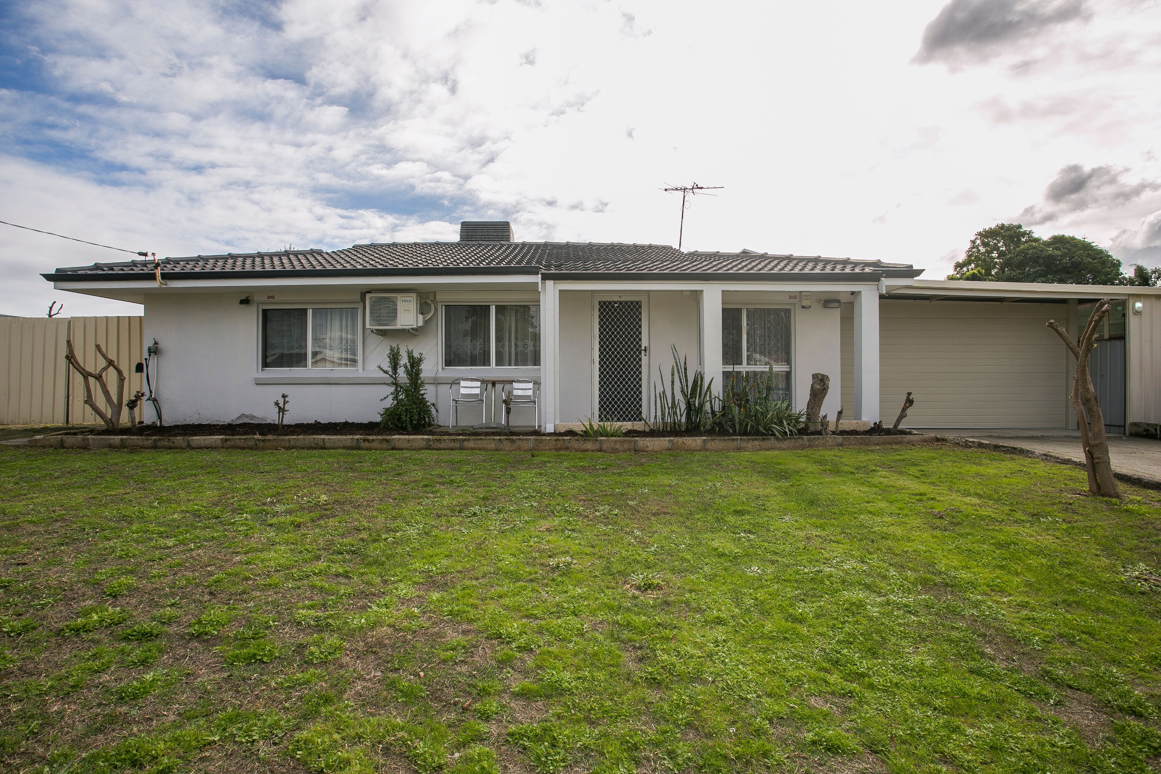 10 Roderick Close, Gosnells WA 6110