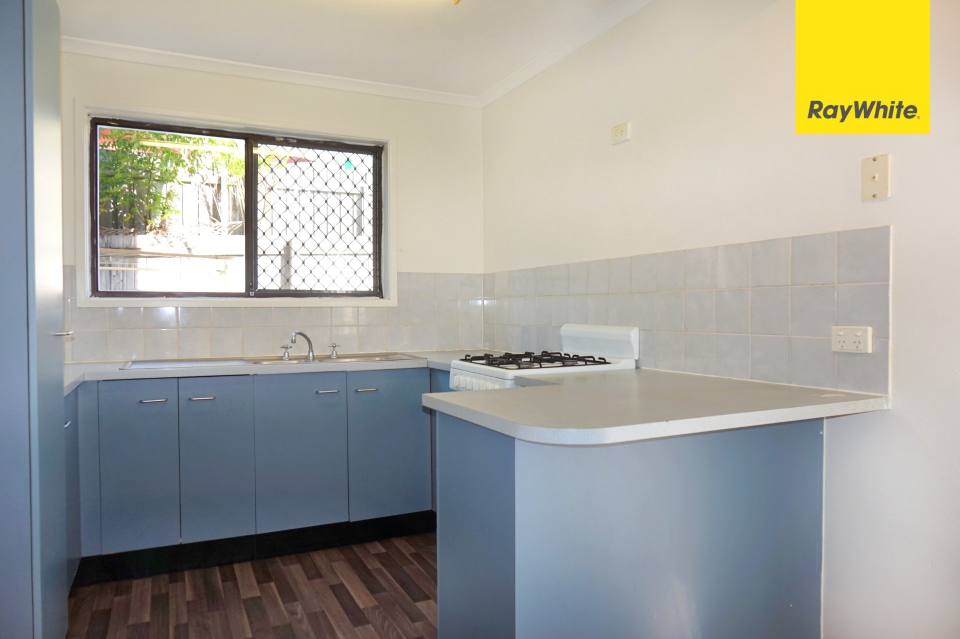 8/34 Defiance Road, Logan Central, QLD 4114