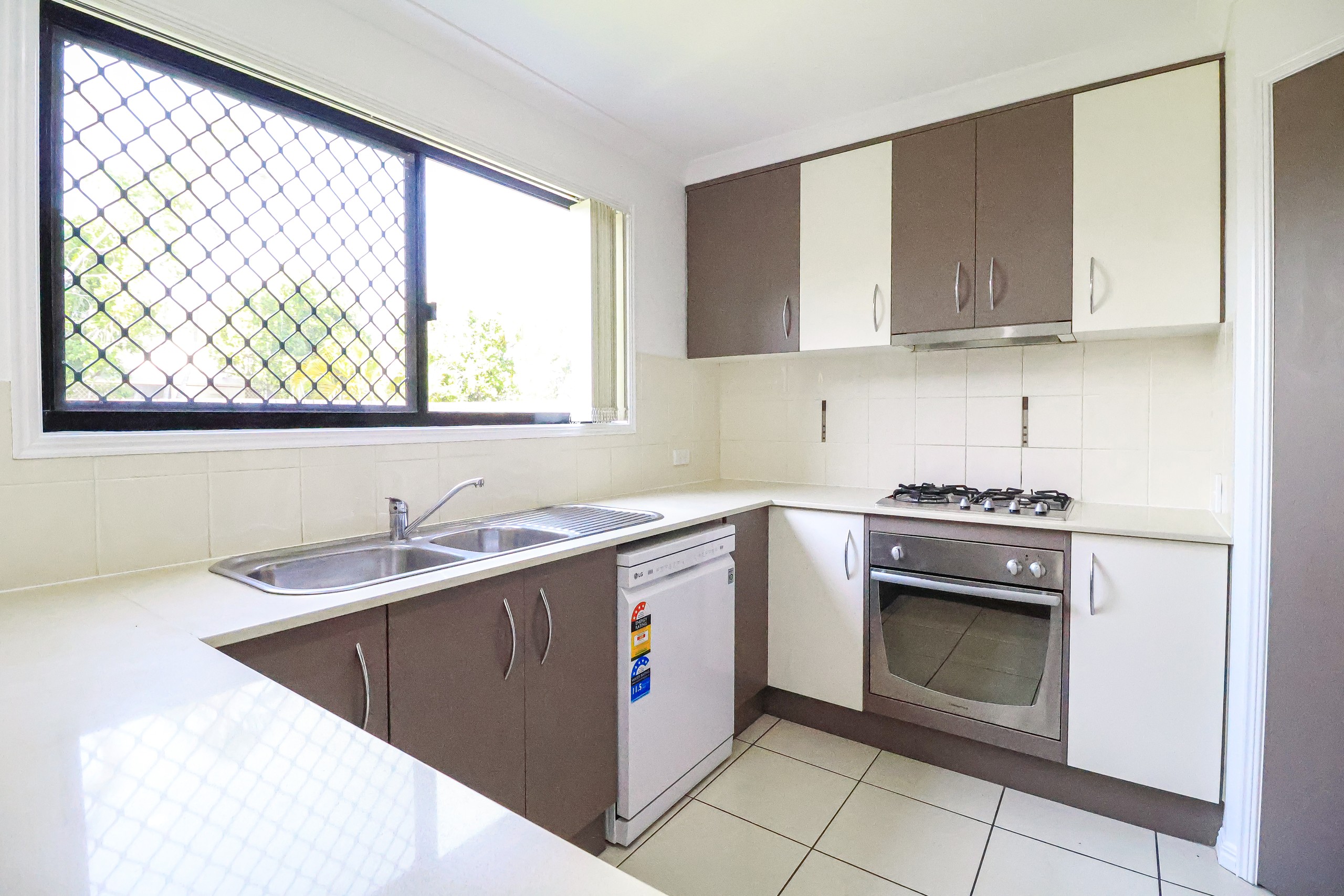 2/57 Barney Street, Barney Point, QLD 4680