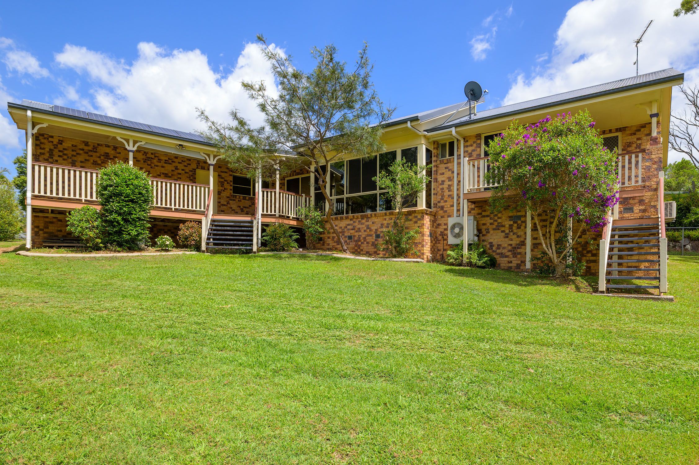 18 Coventry Court , Southside QLD 4570