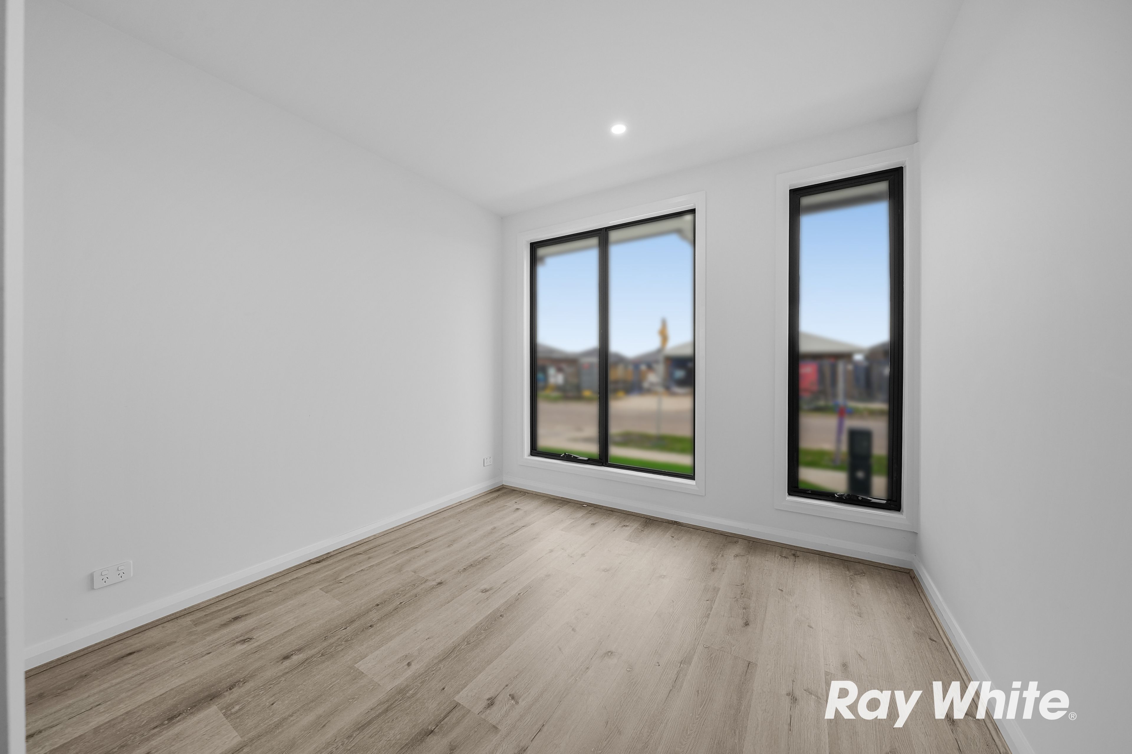 32 Baguette Road — photo 11 of 18