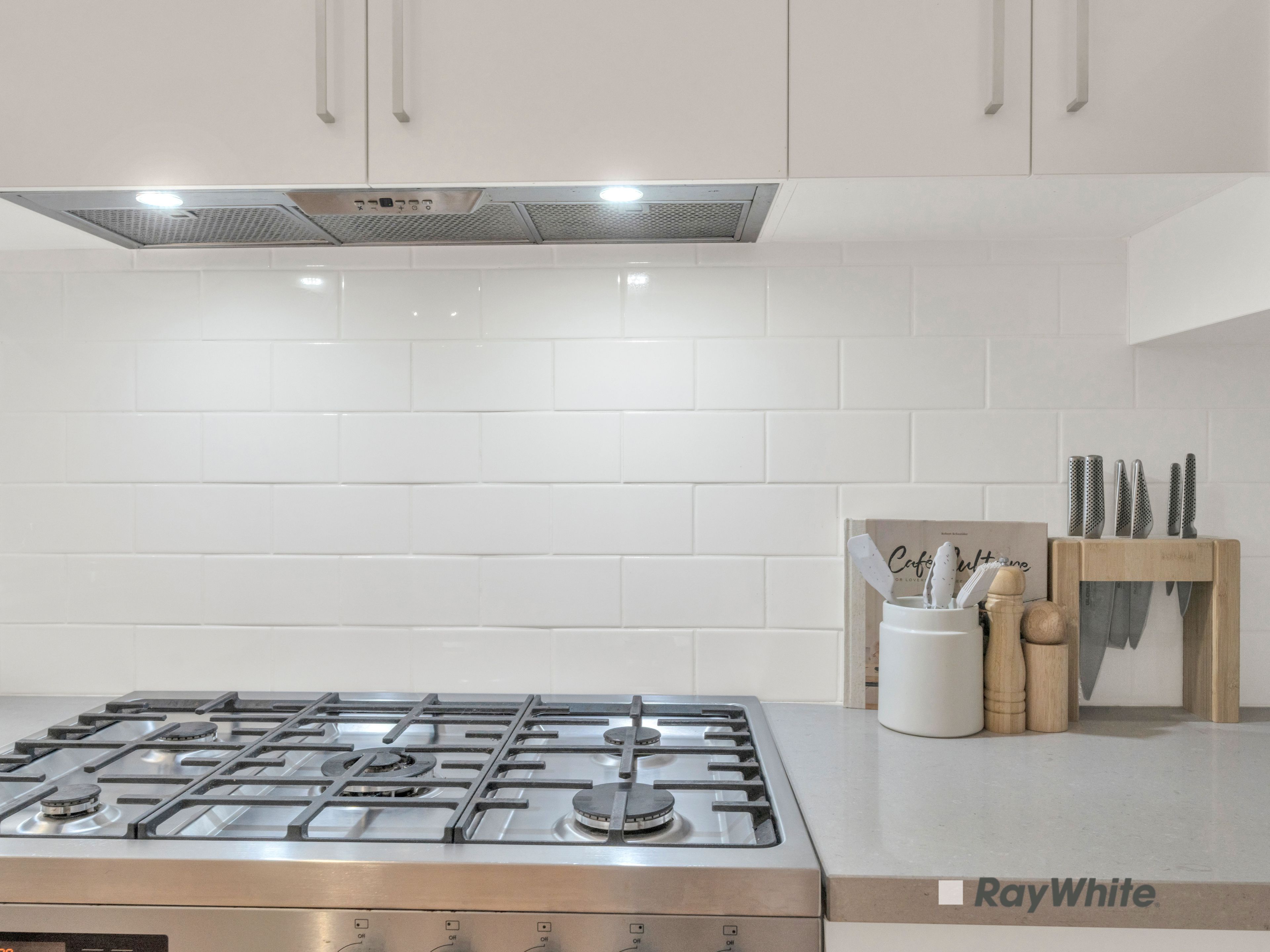 29 Lake View Drive — photo 11 of 30