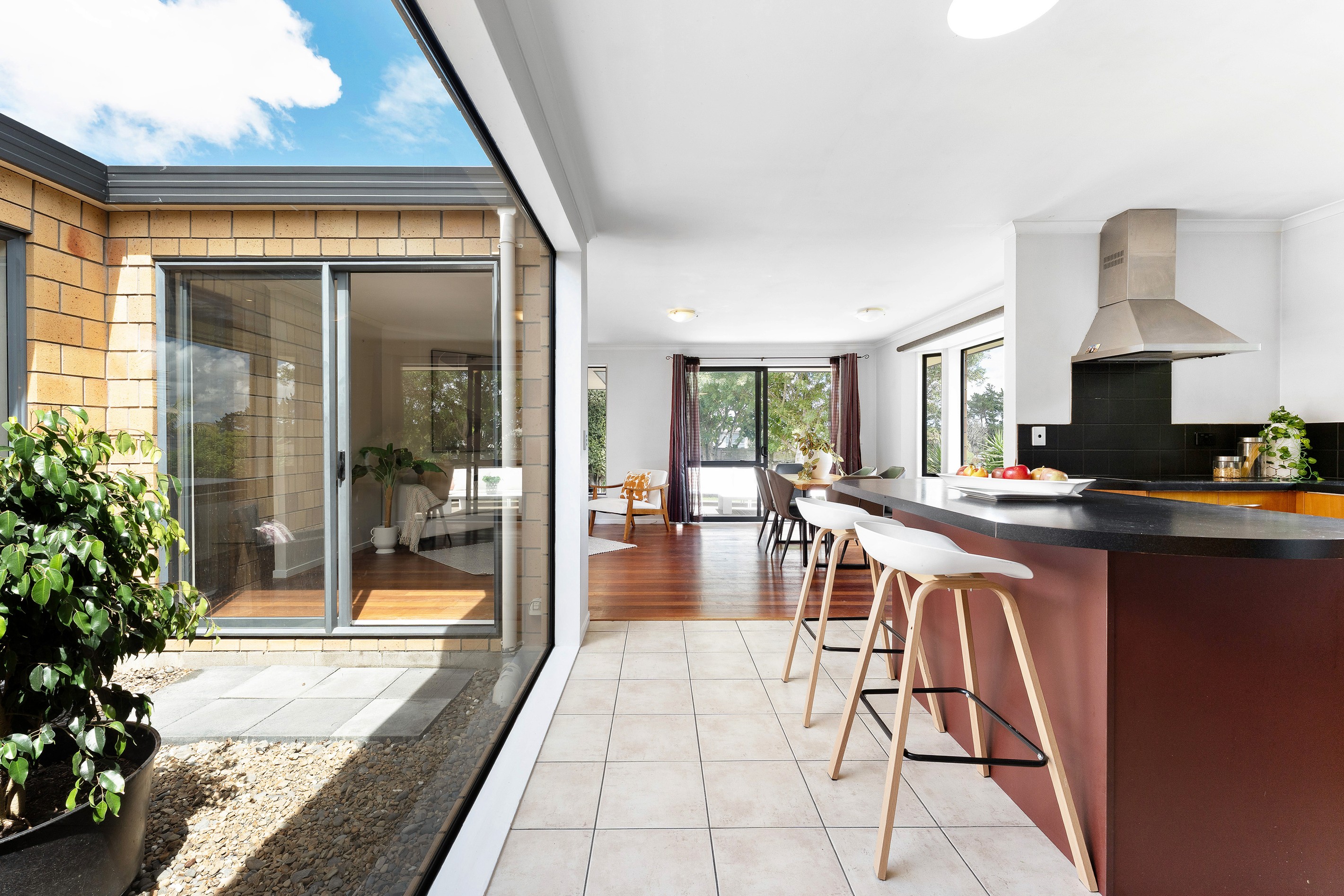 6 Pitoitoi Avenue, Greenhithe, North Shore City