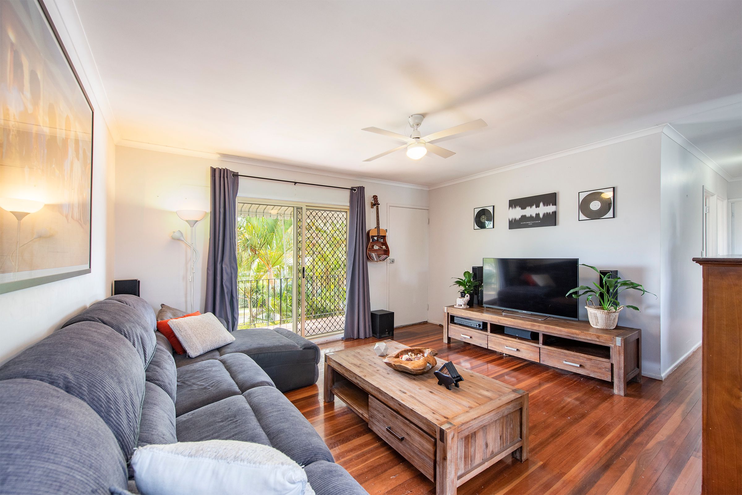 10 Poincettia Street, Kingston, QLD 4114